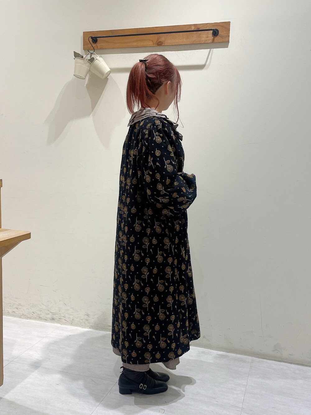 「TSUHARU by Samansa Mos2、Samansa Mos2、低身長、秋コーデ、オトナ女子、ナチュラル、ガーリー、ワンピース、コート、刺繍」｜「TSUHARU by Samansa Mos2のアイテム（ワンピース/ドレス、ブラウン系）」を使った、ayuさん（レディース・150cm）の秋コーディネートの2枚目の写真