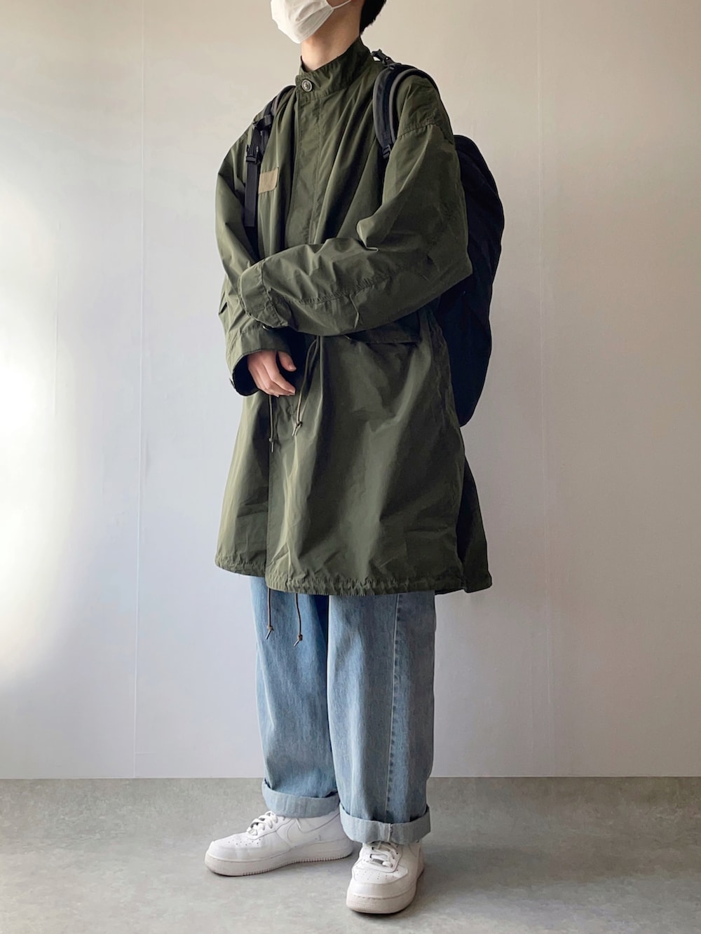 「シンプル、キレイめ、ゆったり、着回し、大学生」｜「coenの【ユニセックス】［洗える］撥水M-65TYPE モッズコート（WEB限定カラー）（モッズコート、グリーン系）」を使った、Hiromuさん（メンズ・180cm）の冬コーディネートの2枚目の写真