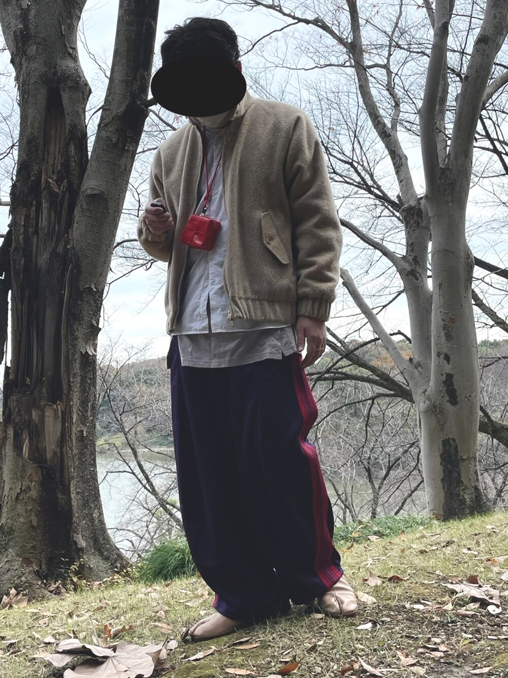 「オトナカジュアル、秋冬コーデ、レイヤードスタイル、おしゃれさんと繋がりたい、スポーツミックス、今日のコーデ」｜「alsoのアイテム（ブルゾン、ベージュ系）」を使った、fuyufuyummさん（メンズ・174cm）の冬コーディネートの3枚目の写真