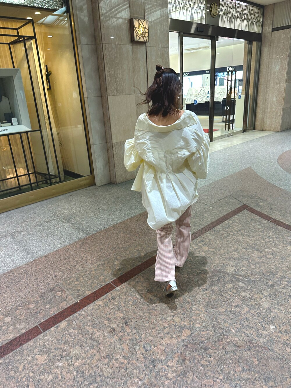 「レギパン、シャツスタイル、宇野ちゃん、LAVANDA」｜「LAVANDAのアイテム（シャツ/ブラウス、イエロー系）」を使った、ちゃそさん（レディース・157cm）の秋コーディネートの4枚目の写真