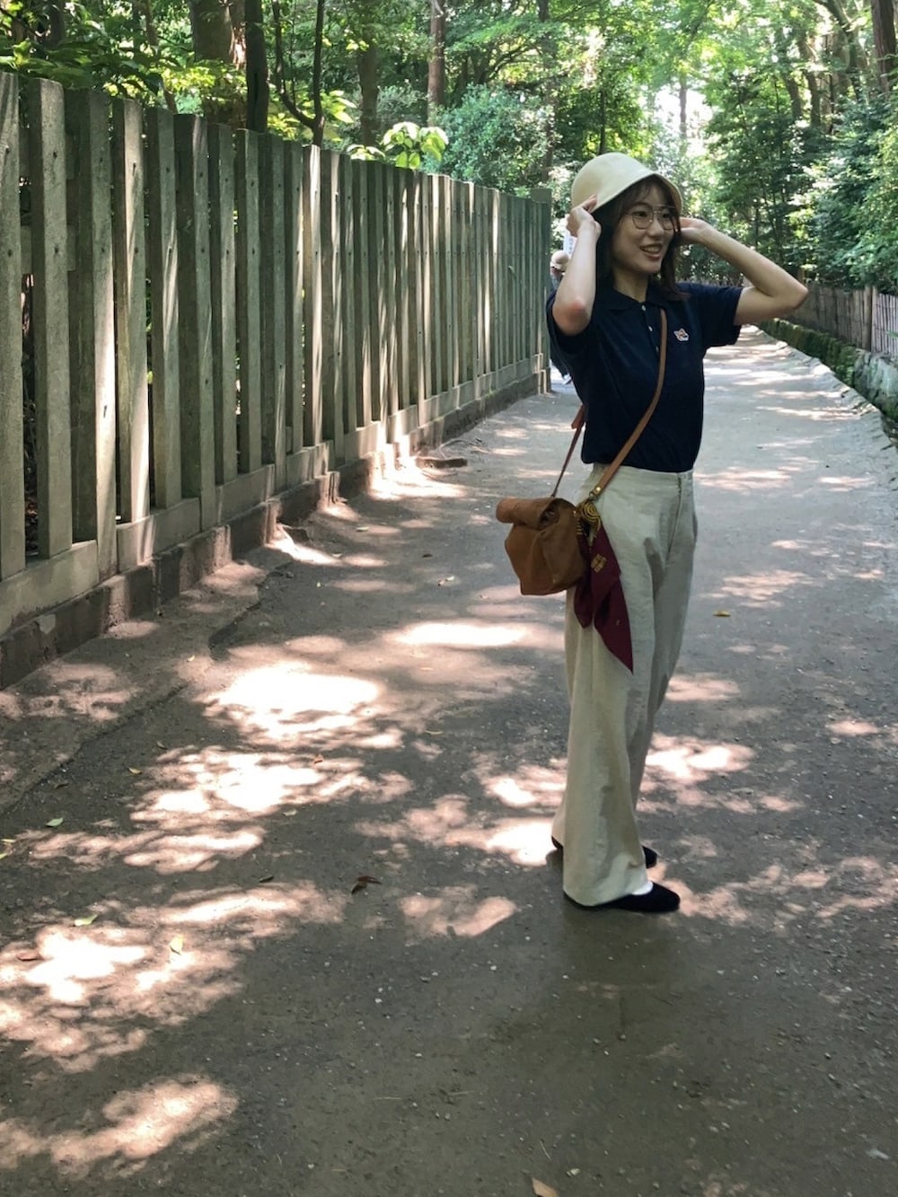 「きれいめカジュアル、夏コーデ、おでかけコーデ、メゾンキツネ、SENSEOFPLACE、休日スタイル」｜「Kastaneのサーモハット（ハット、ホワイト系）」を使った、ちゃそさん（レディース・157cm）の夏コーディネートの4枚目の写真