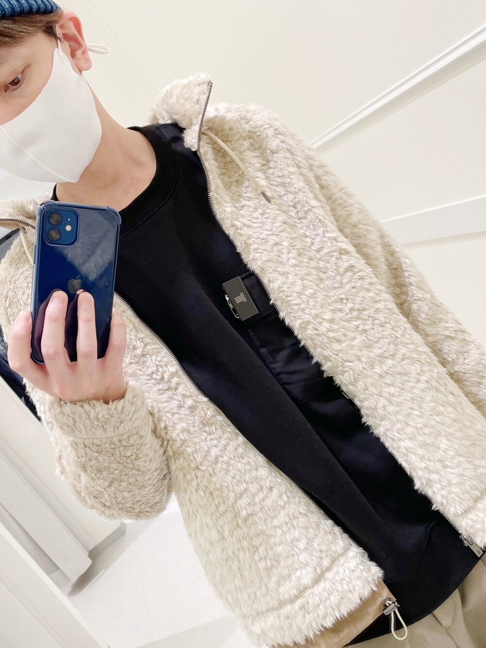 「ボア、ふわふわ、アイボリー、ランバンオンブルー」｜「LANVIN en Bleuのアイテム（トップス、ベージュ系）」を使った、Daisuke Morimotoさん（メンズ・178cm）の秋コーディネートの2枚目の写真