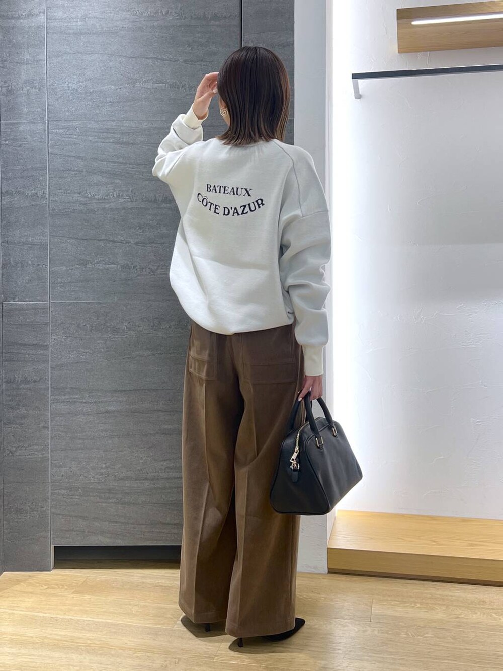 「冬コーデ、ニット、トラッド、ベーシック/シンプル、カジュアル、きれいめ、ママコーデ、ネックレス、BARNYARDSTORM、パンツ、シンプルコーデ、秋コーデ」|「BARNYARDSTORMのBARNYARDSTORM / ダブルジャガードヨット柄ニット(ニット/セーター、ホワイト系)」を使った、つぼみさん(レディース・155cm)の秋コーディネートの3枚目の写真