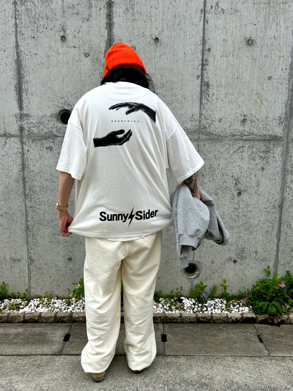 Sunny C SiderのTシャツ/カットソーを使った人気ファッション