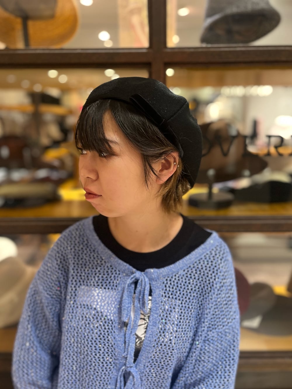 「シャポードオー、大人カジュアルコーデ、ゆるコーデ、override 、ベレー帽、ラメ、お洒落さんとつながりたい、いいね、save、フォローお願いします🤑、相互フォロー、きれいめカジュアル」｜「Chapeau d' OのChapeau d' O Ribbon TH Beret / シャポードオー（ハンチング/ベレー帽、グレー系）」を使った、ﾊﾟェさん（レディース・166cm）の秋コーディネートの3枚目の写真