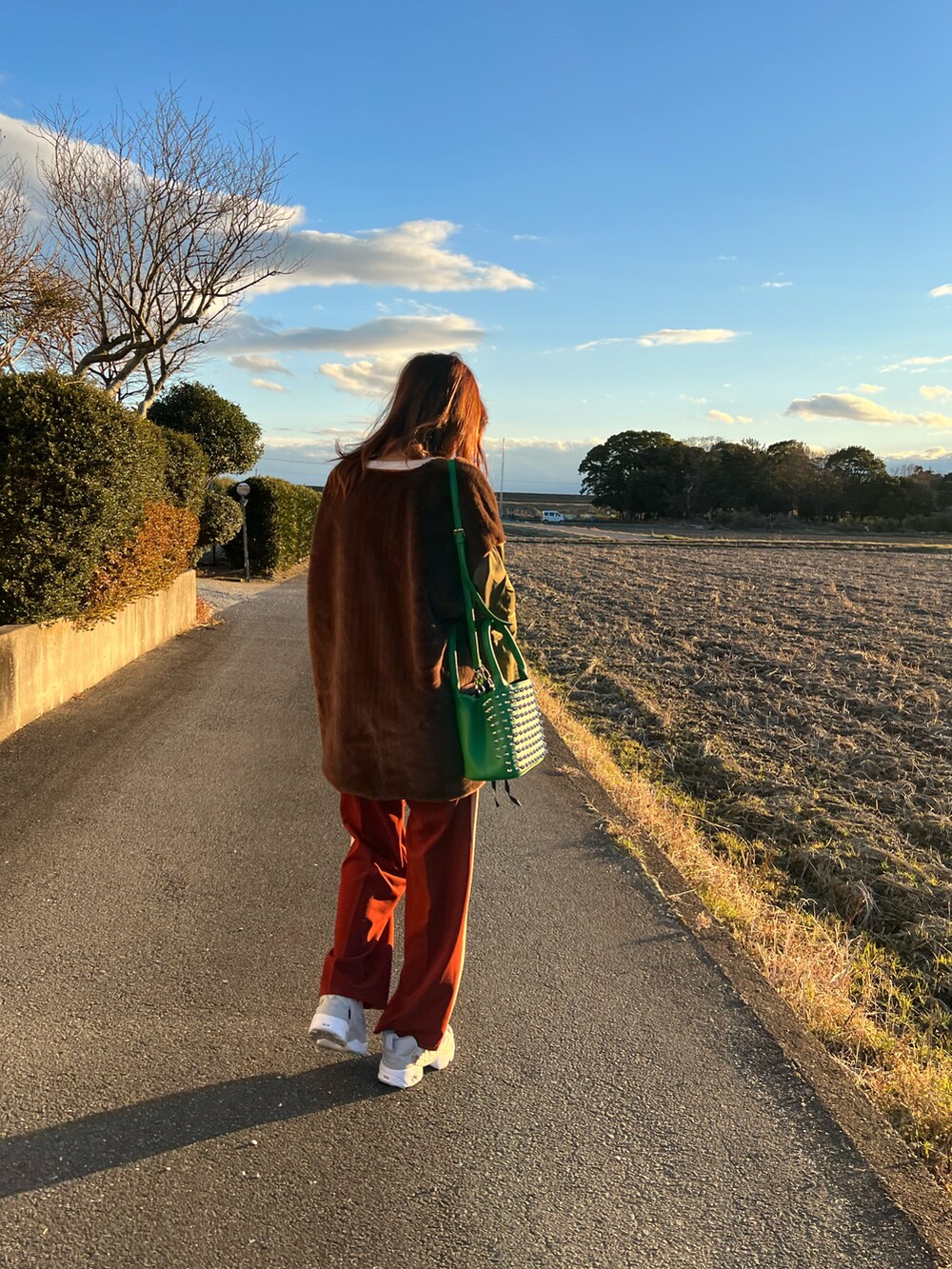 「USポロ、U.S.POLO ASSN.、スタッズバッグ、おでかけコーデ、ビッグシルエット、ストリート、ストリートフェス2023、韓国ファッション、mivialoca、私の推しブランド、冬コーデ、スニーカー、オーバーサイズ、シンプルコーデ、古着MIX」|「KINGS&QUEENS NEW YORKの【KINGS&QUEENS NEW YORK】TOTE BAG S(トートバッグ、グリーン系)」を使った、あみぃさん(骨格ウェーブ・レディース・161cm)の冬コーディネートの5枚目の写真