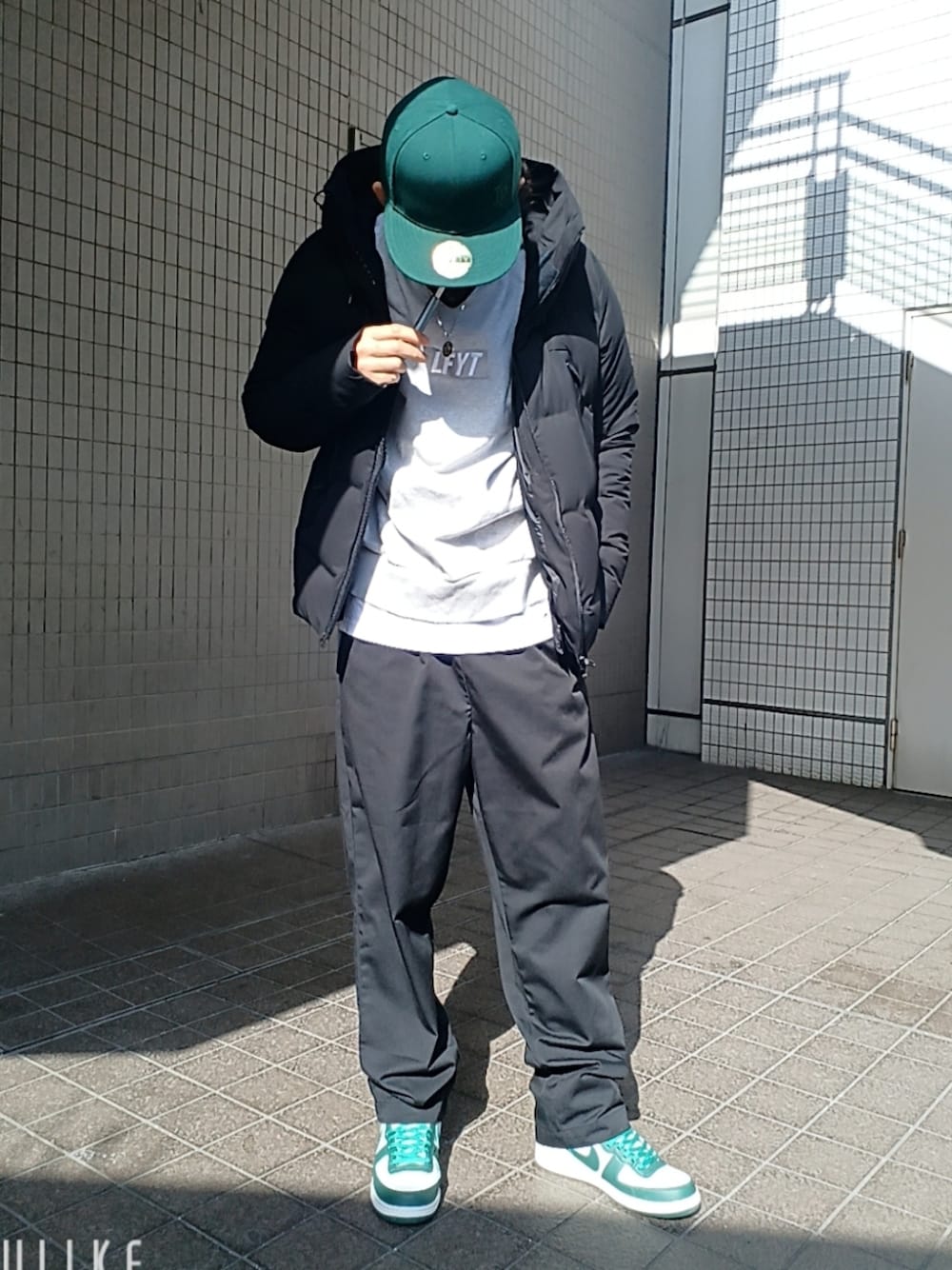 「ootd、冬コーデ、身長180cm、NIKE、ターミネーター、DESCENTE、水沢ダウン、lafayette、NEW ERA、おしゃれさんと繋がりたい、ストリート、楽チンコーデ、スニーカーコーデ、いいね、save、フォローお願いします🤑、オーバーサイズ」｜「NEW ERAのアイテム（キャップ、グリーン系）」を使った、itsuka&Tさん（メンズ・180cm）の冬コーディネートの2枚目の写真