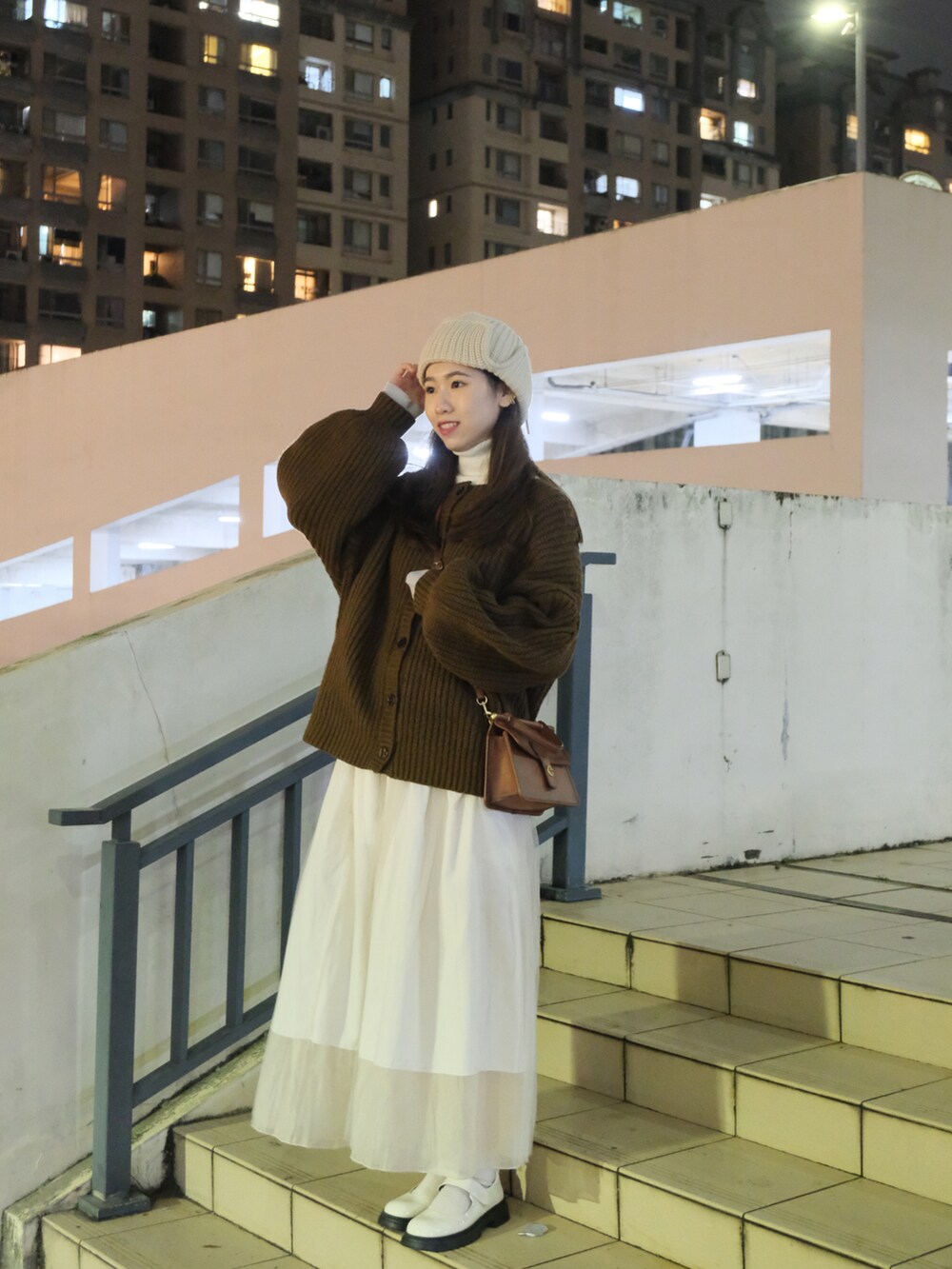 「レイヤードスタイル」｜「SMELLYのアイテム（ニットキャップ/ビーニー、ベージュ系）」を使った、Anita🍎さん（レディース・163cm）の冬コーディネートの4枚目の写真