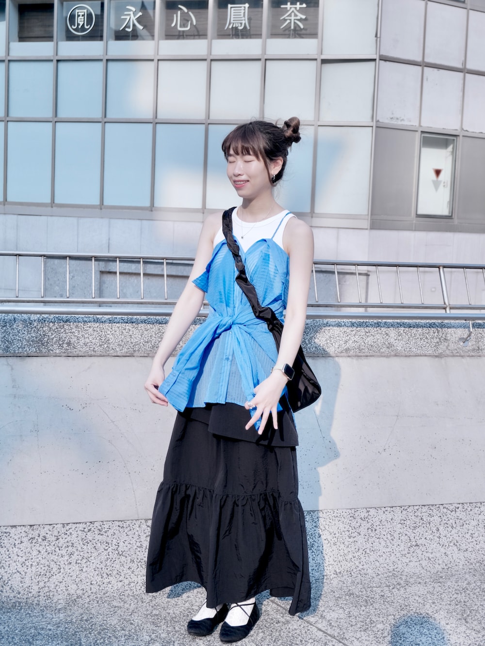 「パンツスタイル」｜「inooknitshoesのアイテム（バレエシューズ、ブラック系）」を使った、Anita🍎さん（レディース・163cm）の春コーディネートの2枚目の写真