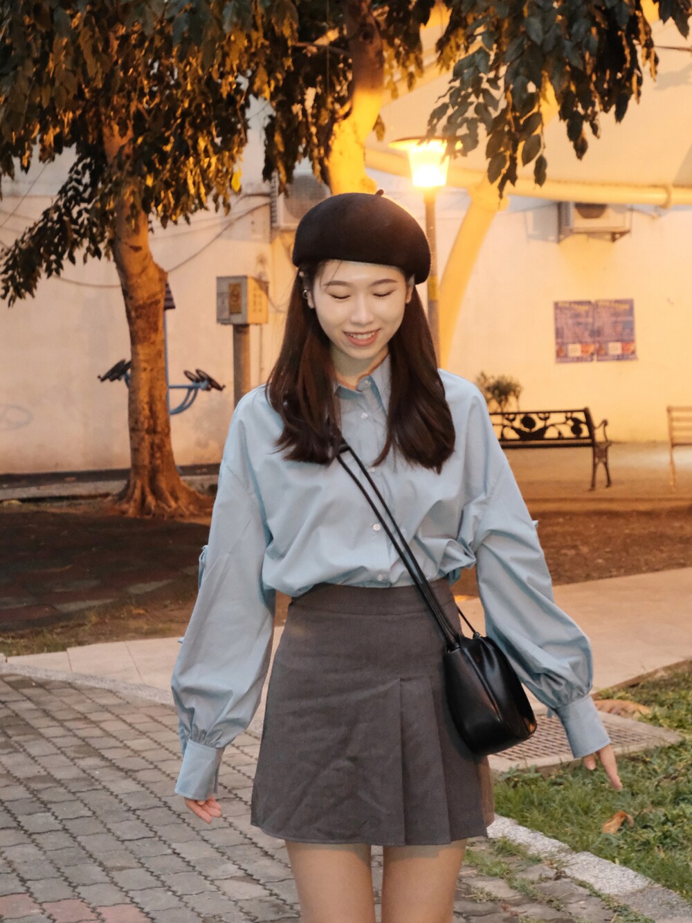 「秋服コーデ」｜「BONLECILLのアイテム（その他トップス、ブルー系）」を使った、Anita🍎さん（レディース・163cm）の秋コーディネートの2枚目の写真