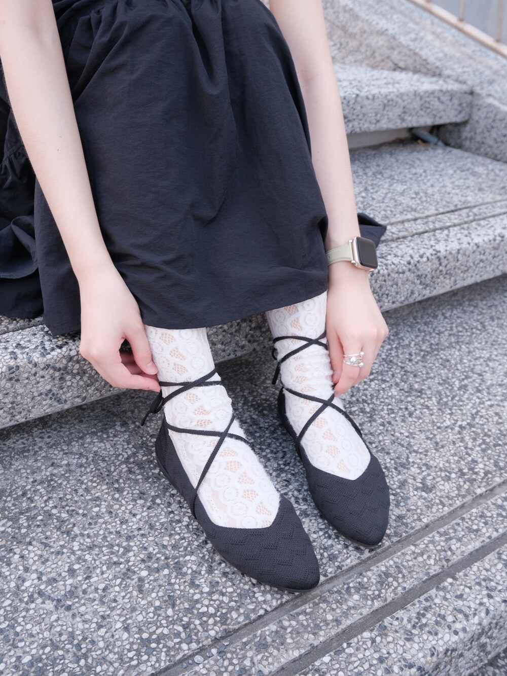 「パンツスタイル」｜「inooknitshoesのアイテム（バレエシューズ、ブラック系）」を使った、Anita🍎さん（レディース・163cm）の春コーディネートの4枚目の写真