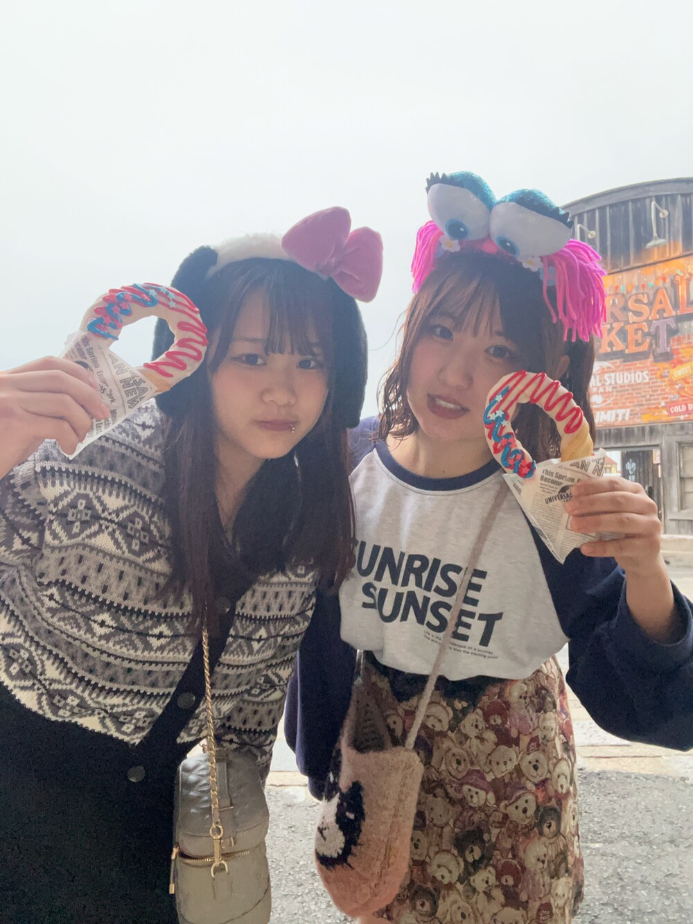 その他のスカートを着用したレディースの春コーディネートの2枚目の写真