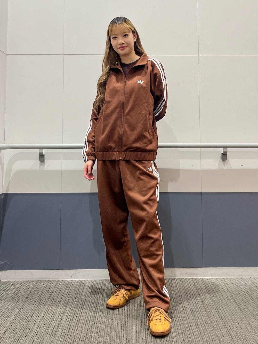 AH(アディダス オリジナルスショップ ららぽーと海老名)｜adidasの