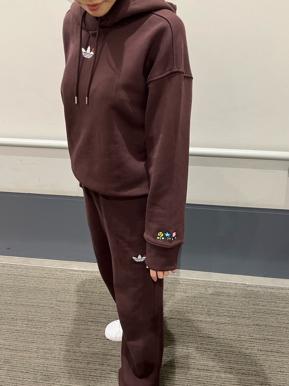 adidas パーカー 明石さん着用 adidas パーカー 明石さん着用 adidas パーカー 明石さん着用