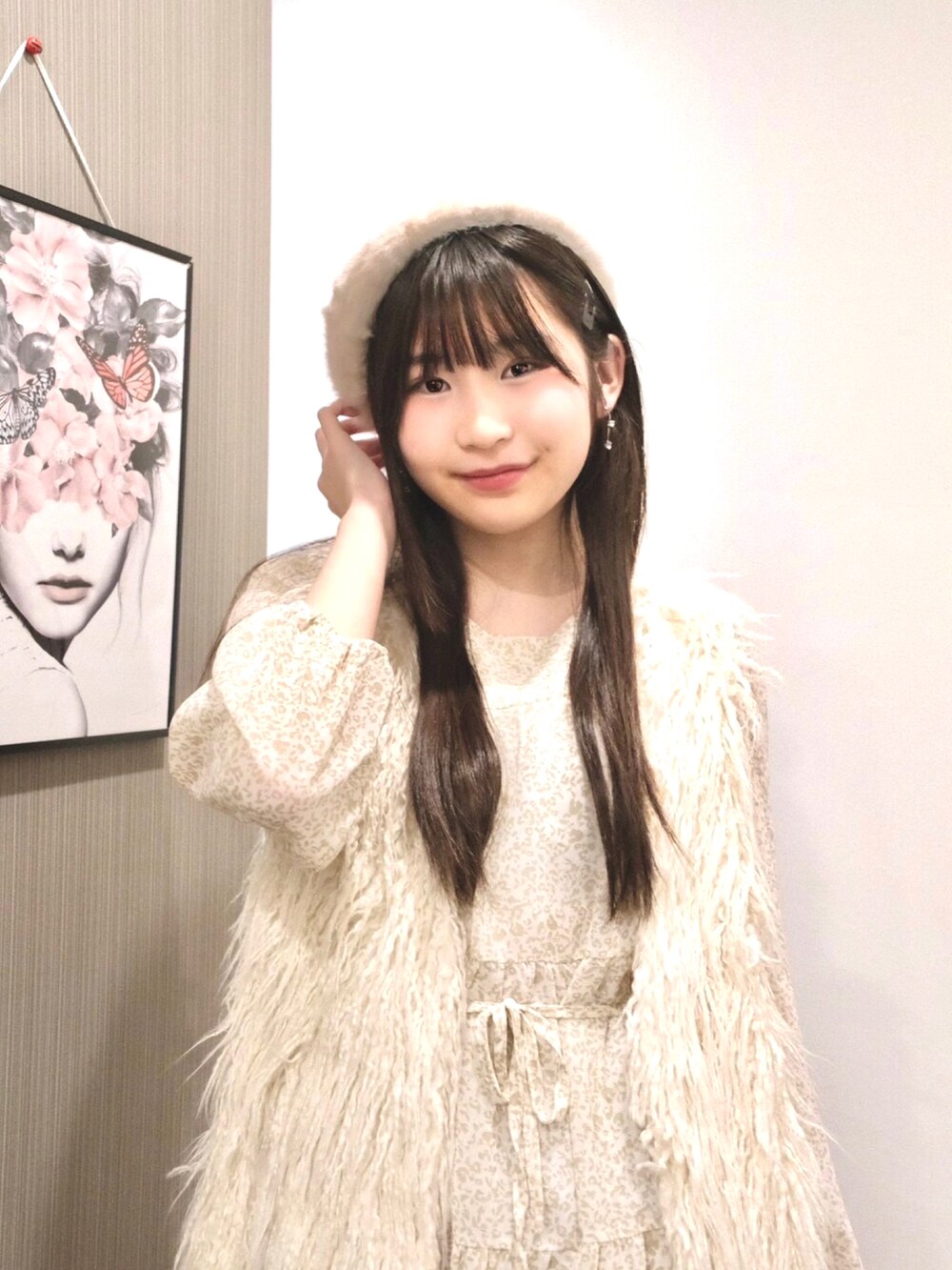 「ワンピースコーデ、可愛い、デートコーデ、ブーツスタイル」｜「HEART ACTIONのアイテム（ブーツ、ホワイト系）」を使った、Ayaさん（レディース・165cm）の冬コーディネートの2枚目の写真