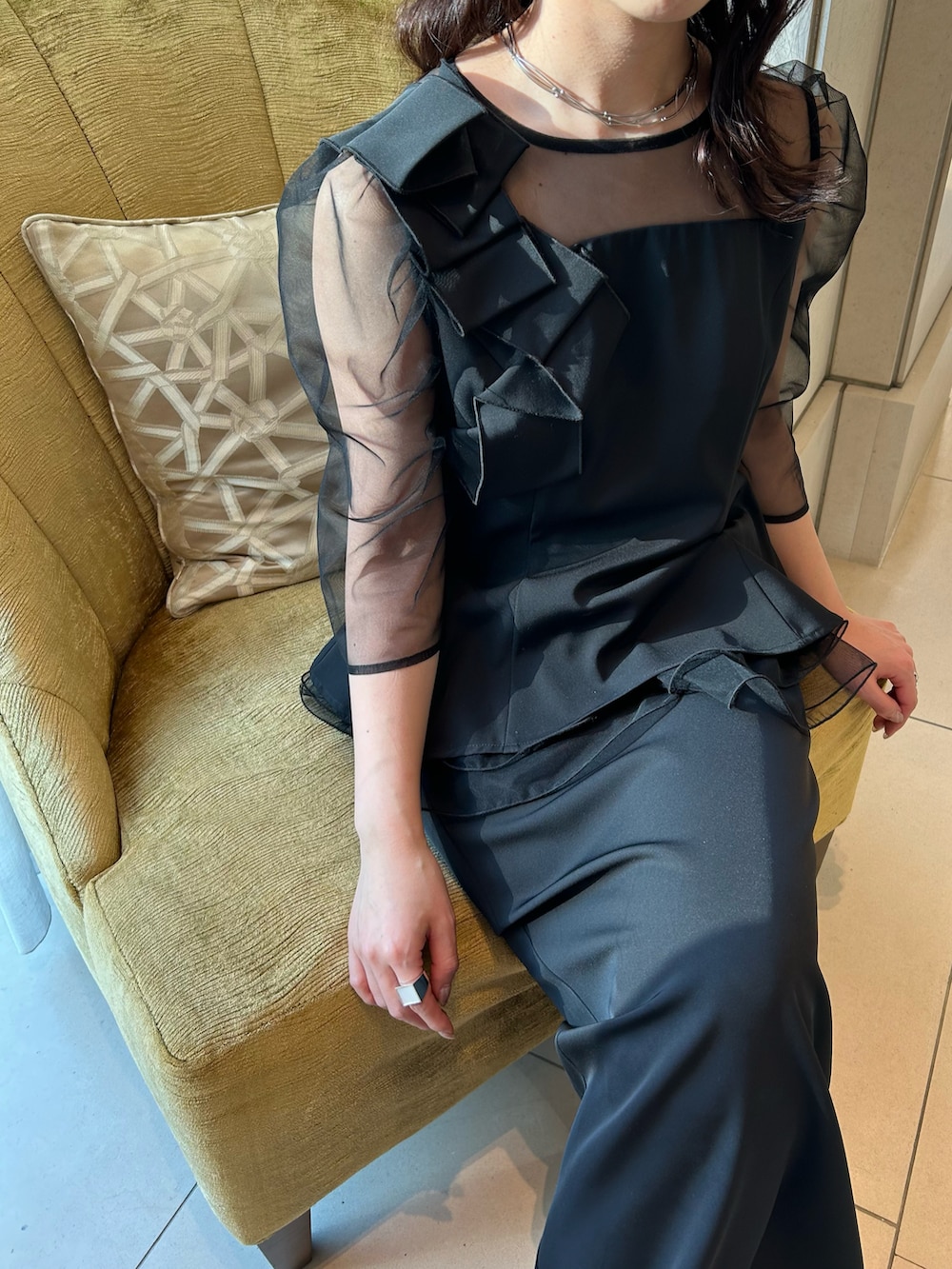 「春コーデ、結婚式ドレス、お呼ばれスタイル、ブラックコーデ」｜「et.UNiVERのseparated skirt combination（ドレス、ブラック系）」を使った、RIZUMUさん（骨格ウェーブ・レディース・159cm）の春コーディネートの2枚目の写真