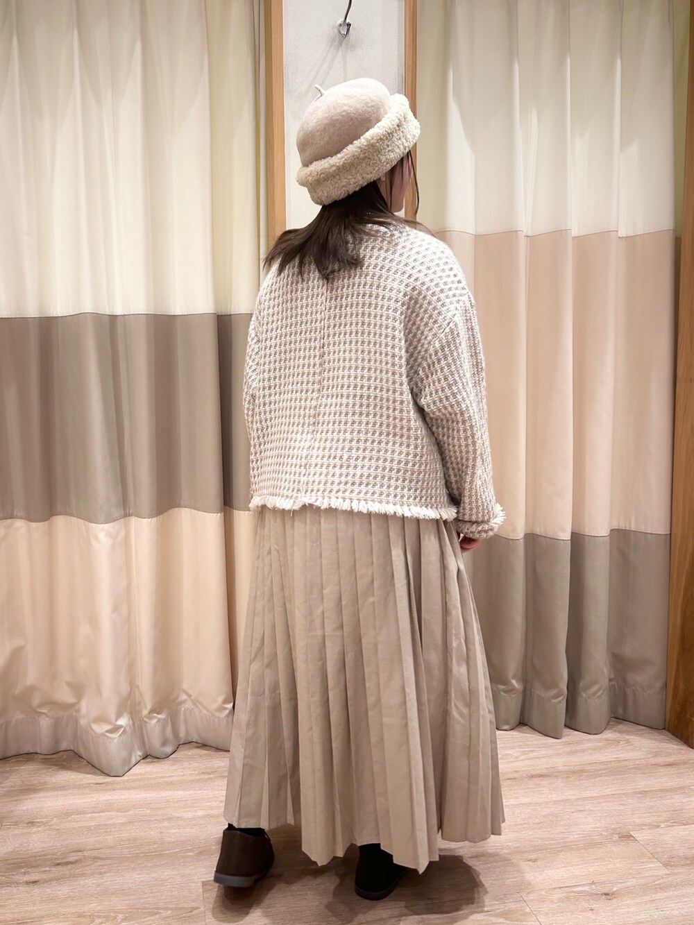 「Samansa Mos2、SM2 keittio イオンモール日の出店、おでかけコーデ、低身長女子、プリーツスカート」｜「Samansa Mos2の【消臭効果】ボアフェルトロールワッチ（ハット、ベージュ系）」を使った、🐾🐈‍⬛Mim🐈‍⬛🐾さん（レディース・147cm）の秋コーディネートの2枚目の写真