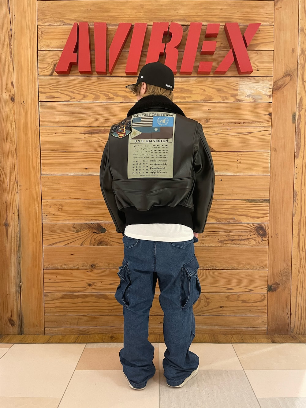 「AVIREX、NEW ERA、ニューエラ、TOPGUN、G-1、AVIREXBelle、ニューエラコラボ、AVIREX町田店、ファッションの力を信じよう、AVIREX町田」｜「NEW ERAの《AVIREX×NEW ERA/ニューエラ》ロウ プロファイル 59フィフティ / LOW PROFILE 59FIFTY AC（キャップ、ブラック系）」を使った、TOMさん（メンズ・161cm）の冬コーディネートの2枚目の写真