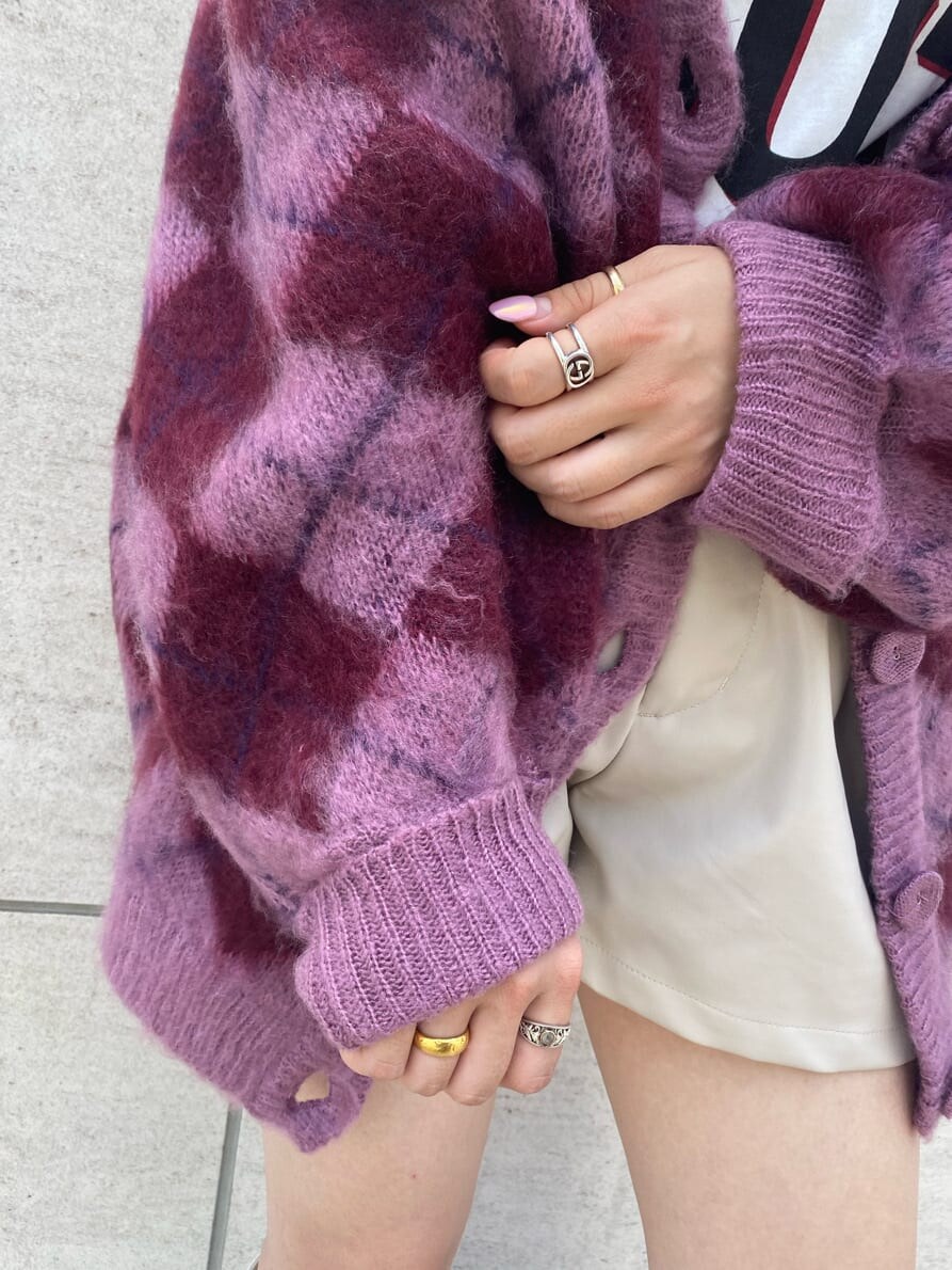 ホワイト系のその他パンツ、ホワイト系のワンピース、ホワイト系のブーツを着用したレディースの夏コーディネートの9枚目の写真