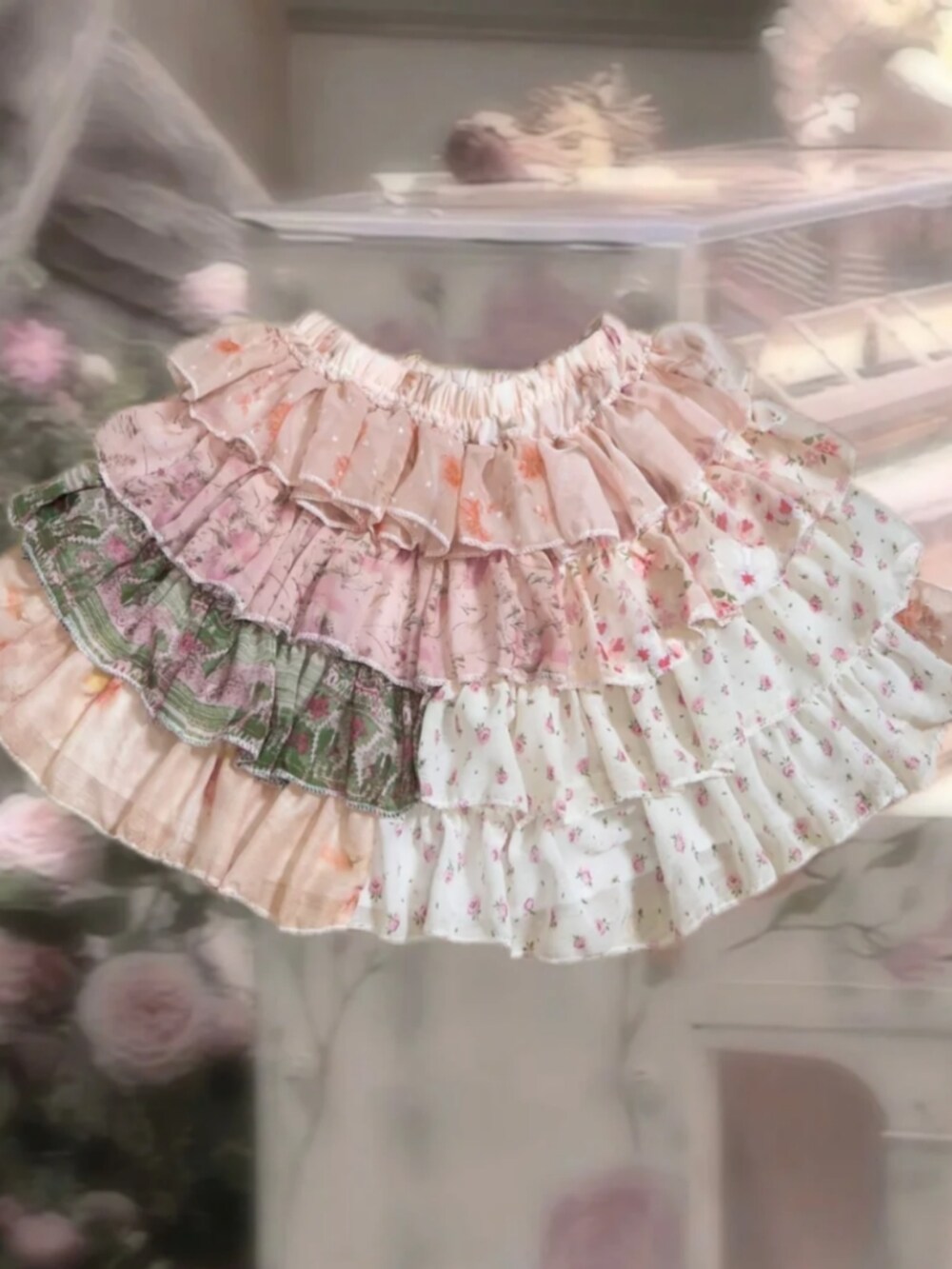 「ootd、古着MIX、复古、ブラックコーデ」｜「Handmadeのアイテム（スカート、ピンク系）」を使った、TOFFEEさん（レディース・160cm）の夏コーディネートの2枚目の写真