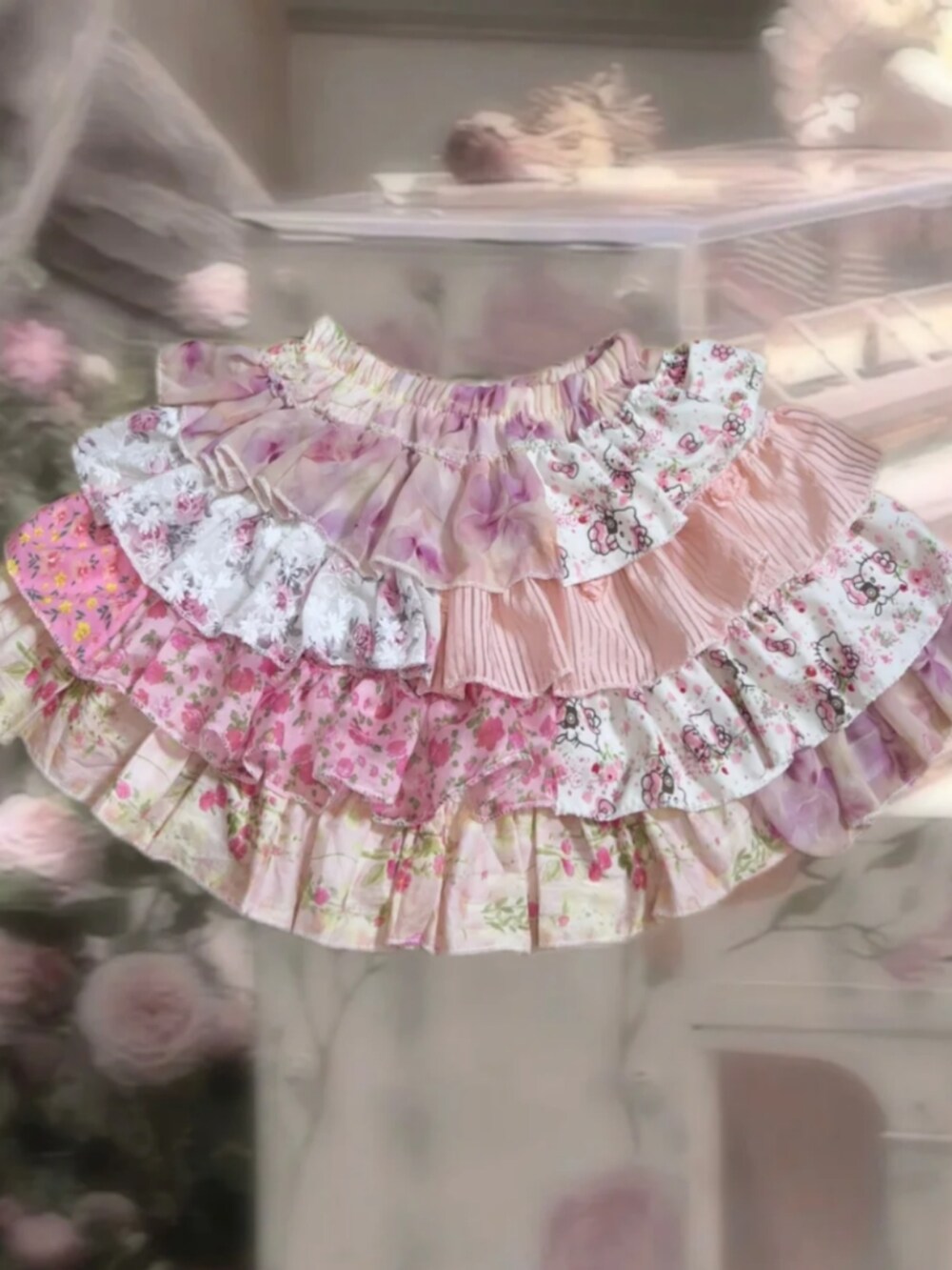 「ootd、古着MIX、复古、ブラックコーデ」｜「Handmadeのアイテム（スカート、ピンク系）」を使った、TOFFEEさん（レディース・160cm）の夏コーディネートの3枚目の写真