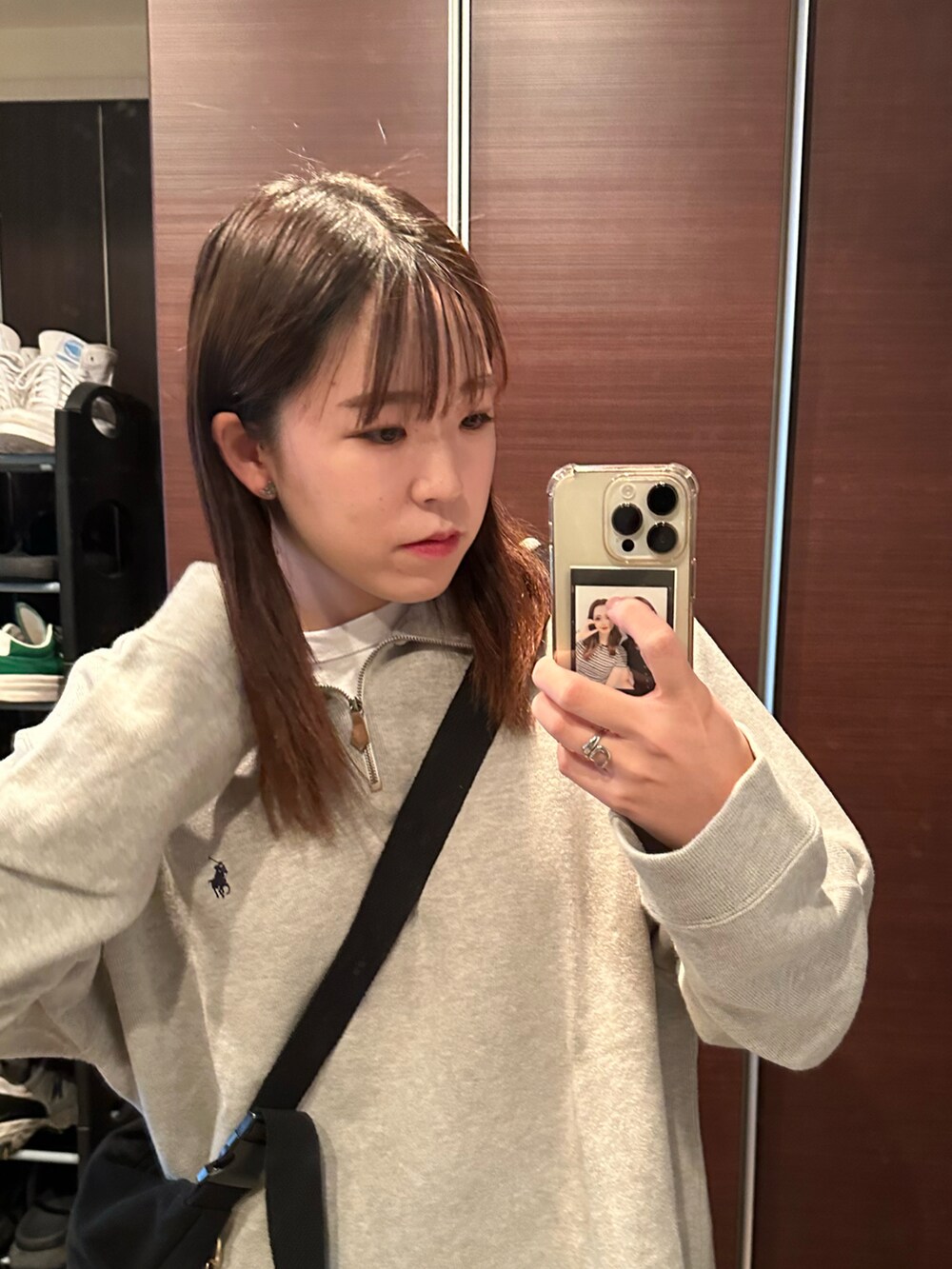 「ファッションを楽しもう、お出かけコーデ、今日のコーデ、今日のコスメと服、カジュアルコーデ、古着MIX、WEARyouthコーデ、冬コーデ、古着、お洒落さんとつながりたい、ハーフジップ、高身長女子、冬、スニーカー、パンツコーデ」｜「Bershkaのアイテム（パンツ、グリーン系）」を使った、なぎささん（レディース・167cm）の秋コーディネートの2枚目の写真