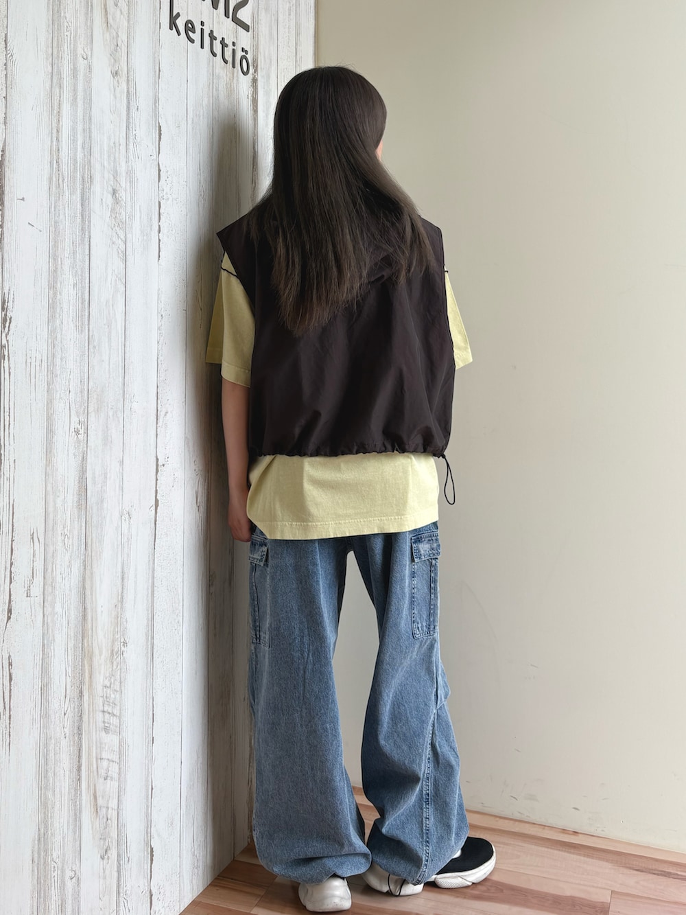 「メロー、Tシャツ、ベスト、カーゴパンツ、ボーイッシュ、ボーイッシュコーデ、SM2、SM2keittioイオンモール堺鉄砲町」｜「SM2のデニム/チノカーゴパンツ（その他パンツ、ブルー系）」を使った、87さん（骨格ウェーブ・レディース・155cm）の夏コーディネートの2枚目の写真