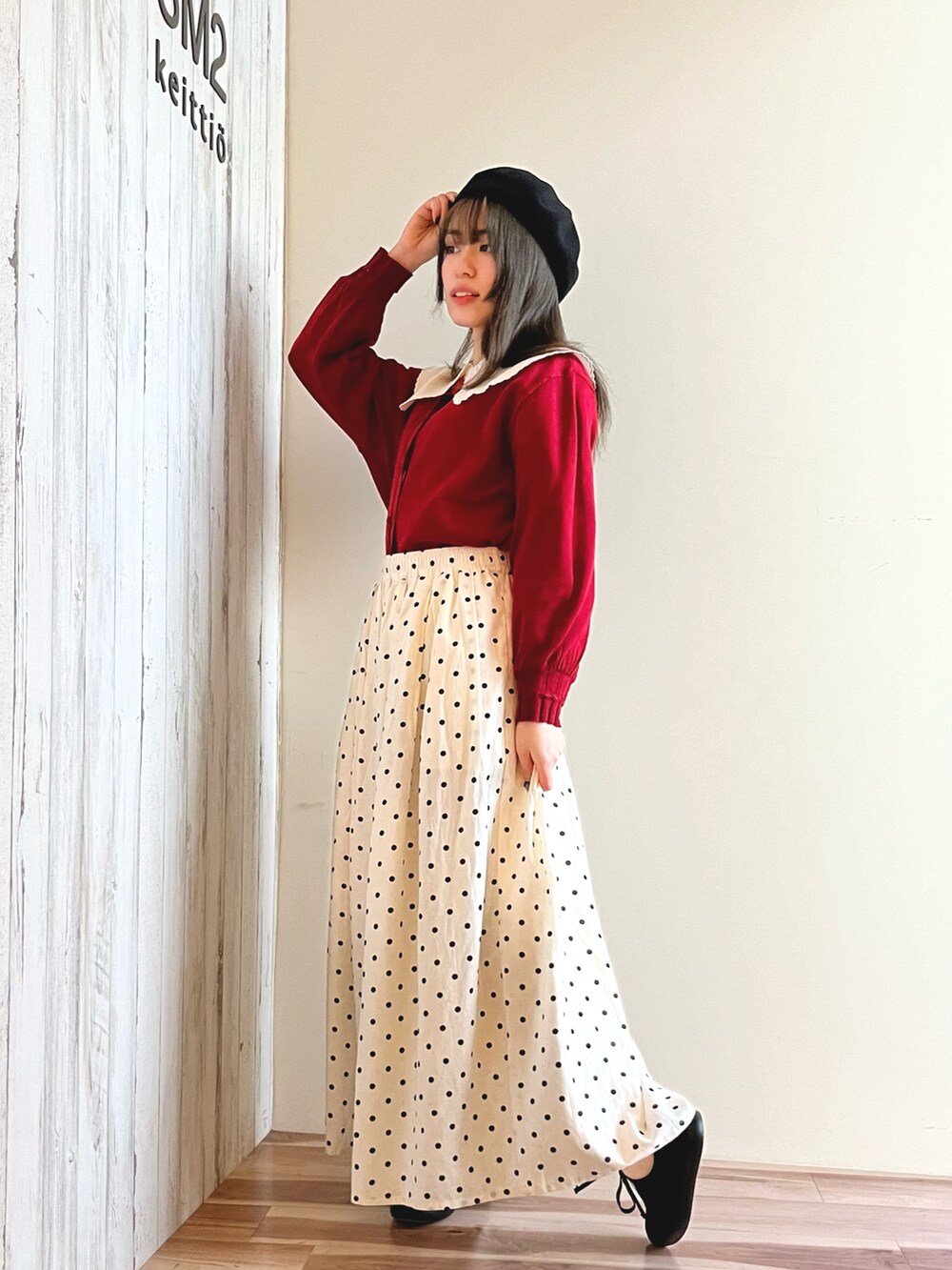 「ゆべし×SamansaMos2、春のNewスタイル、春服コーデ、おでかけコーデ、きれいめカジュアル、レトロ、カーディガン、ベレー帽、綿麻、Samansa Mos2、SM2keittioイオンモール堺鉄砲町」|「Samansa Mos2のリネン混ベレー(ハンチング/ベレー帽、ブラック系)」を使った、87さん(骨格ウェーブ・レディース・155cm)の春コーディネートの2枚目の写真