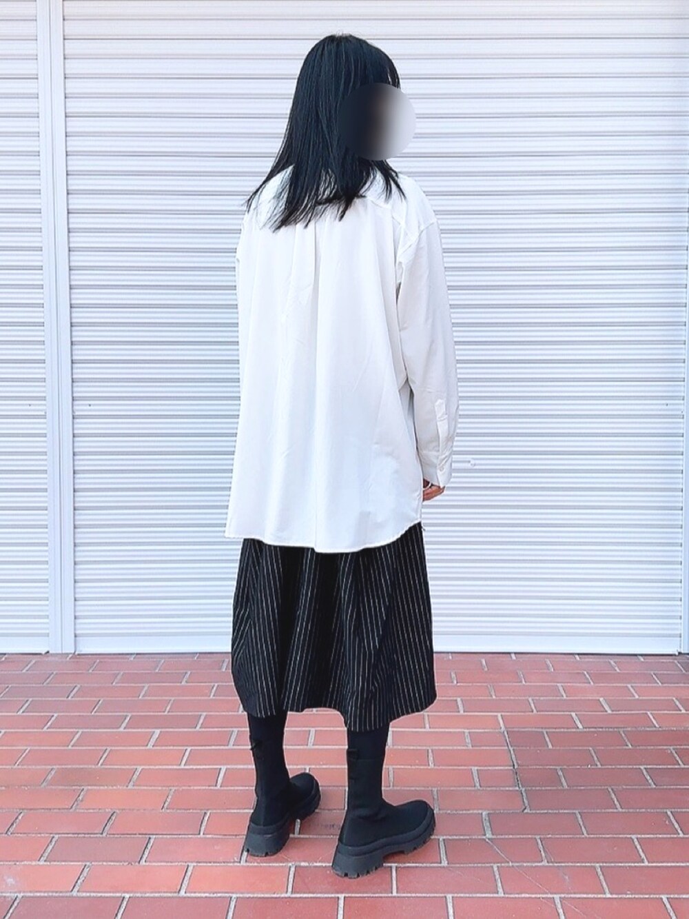 「春服みてみて、サルエルパンツ、ジェンダーレス、ジェンダーレス部、レディース男子、レディース男子部、とろみシャツ、ユニセックスコーデ、ユニセックス、長髪男子、タイツ男子、50代カジュアル、50代ファッション、50代コーデ、モード系」｜「selle glantのASSORTED REGULAR COLLAR SHIRTS/アソートレギュラーカラーシャツ（シャツ/ブラウス、ホワイト系）」を使った、PiPiCOLO_MGRさん（メンズ・178cm）の春コーディネートの2枚目の写真