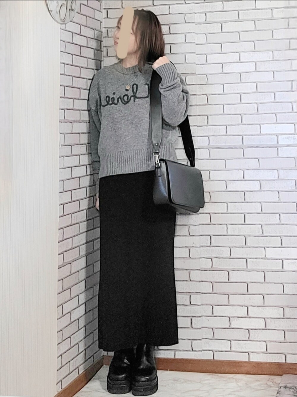 「キレイめカジュアル、大人カジュアル、大人コーデ、40代、低身長、キルティング、ロゴニット、刺繍、ニットスカート、タイトスカート、サイトゴアブーツ、厚底ブーツ、ショルダーバッグ」｜「ITEMS URBANRESEARCHの瓢箪キルト中綿ブルゾン（ブルゾン、ベージュ系）」を使った、numacoさん（レディース・150cm）の冬コーディネートの2枚目の写真