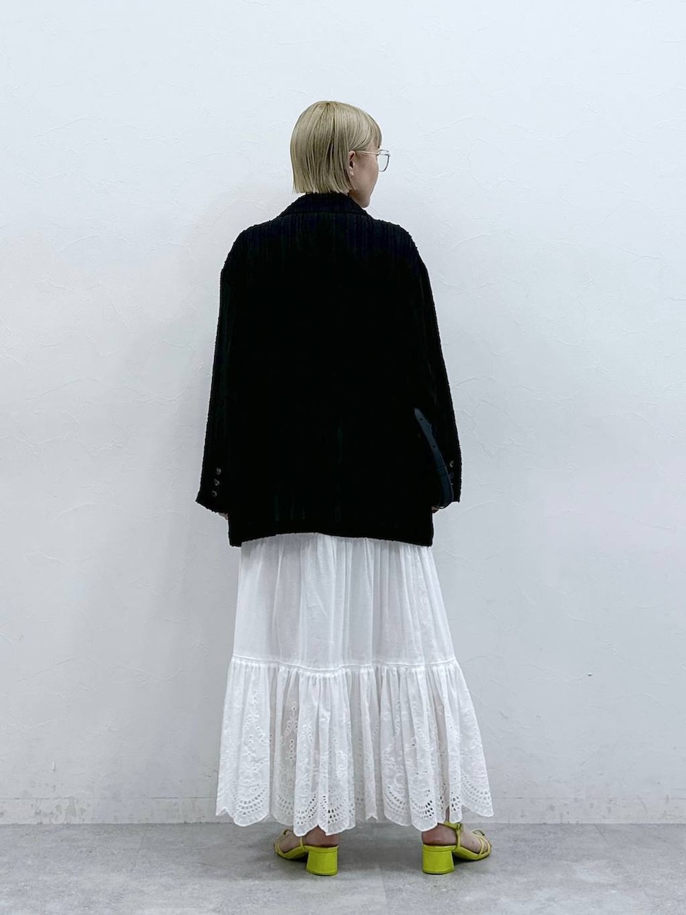「RAGEBLUEのアソートアイウェア（メガネ、ブラック系）」を使った、たけおさん（レディース・157cm）の夏コーディネートの6枚目の写真