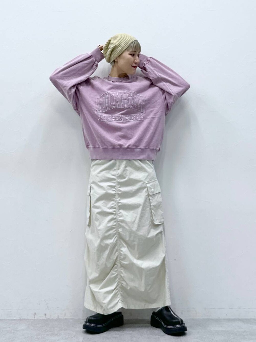 「LOWRYS FARMのビーズニットワッチ　128530（ハンチング/ベレー帽、ベージュ系）」を使った、たけおさん（レディース・157cm）の秋コーディネートの2枚目の写真