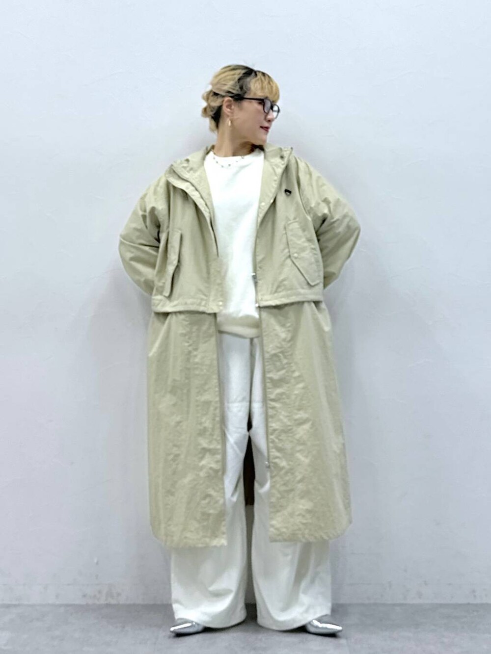 「LOWRYS FARMのリボンツキ２ＷＡＹミュール　100500（パンプス、シルバー系）」を使った、たけおさん（レディース・157cm）の秋コーディネートの3枚目の写真