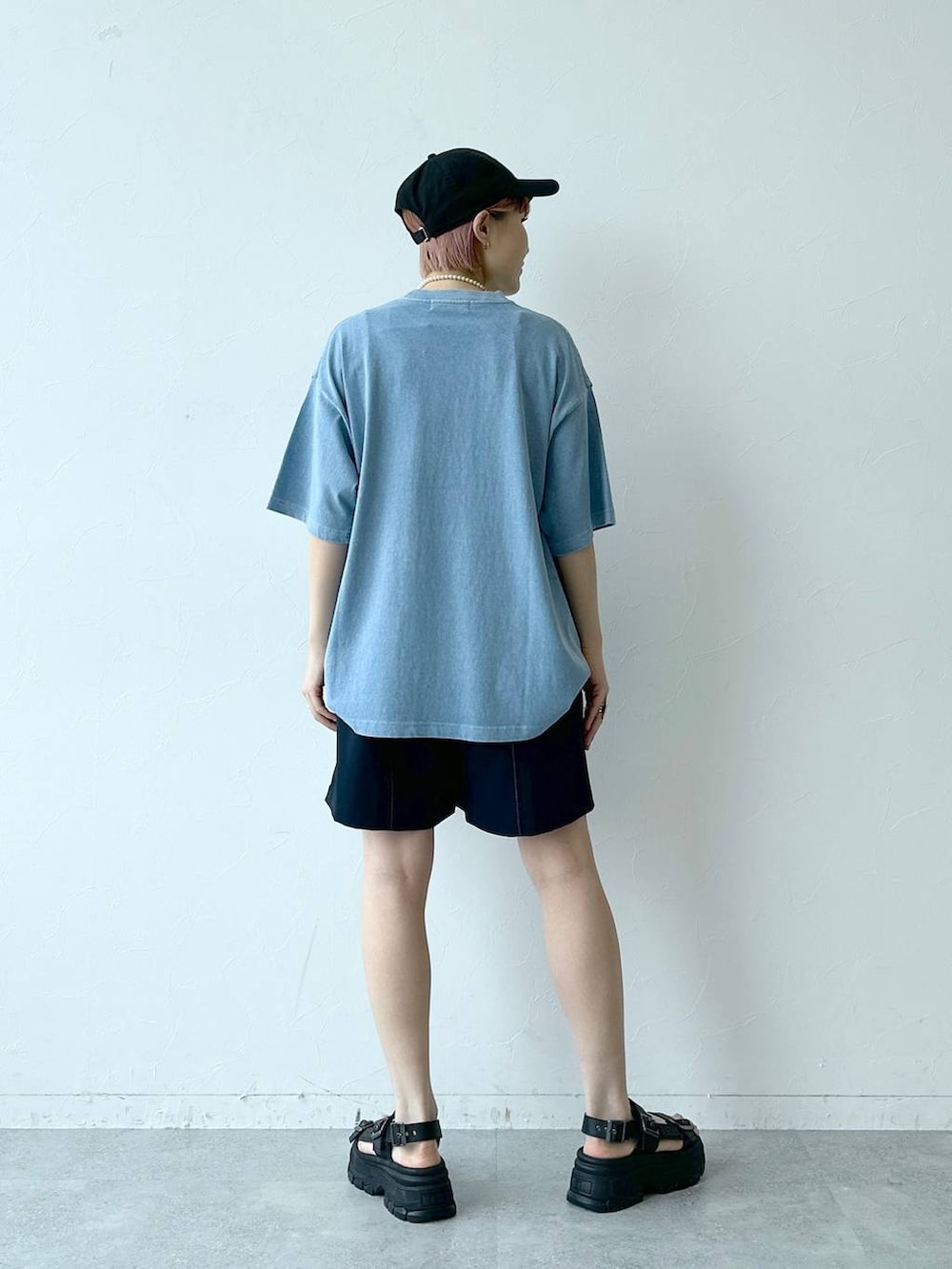 「CONVERSEの＜CONVERSE＞ALL STAR TREKWAVE SANDAL（サンダル、ブラック系）」を使った、たけおさん（レディース・157cm）の春コーディネートの5枚目の写真
