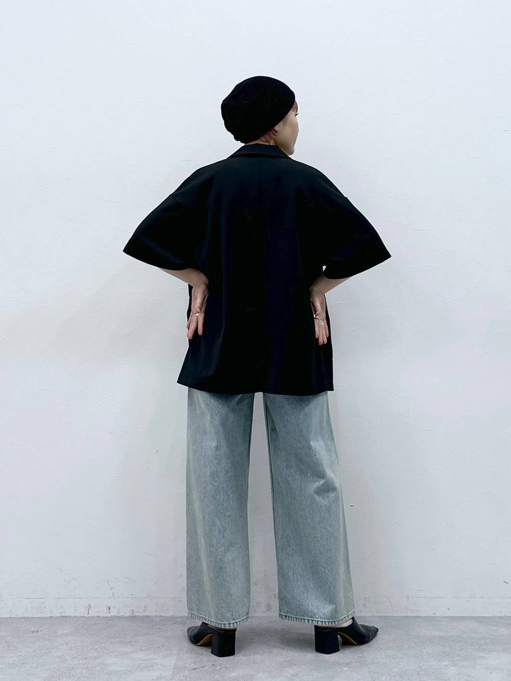 「RAGEBLUEの＜セットアップ対応＞3size展開/フラワー刺繍ダメージワイドデニム（デニムパンツ、ブルー系）」を使った、たけおさん（レディース・157cm）の春コーディネートの5枚目の写真