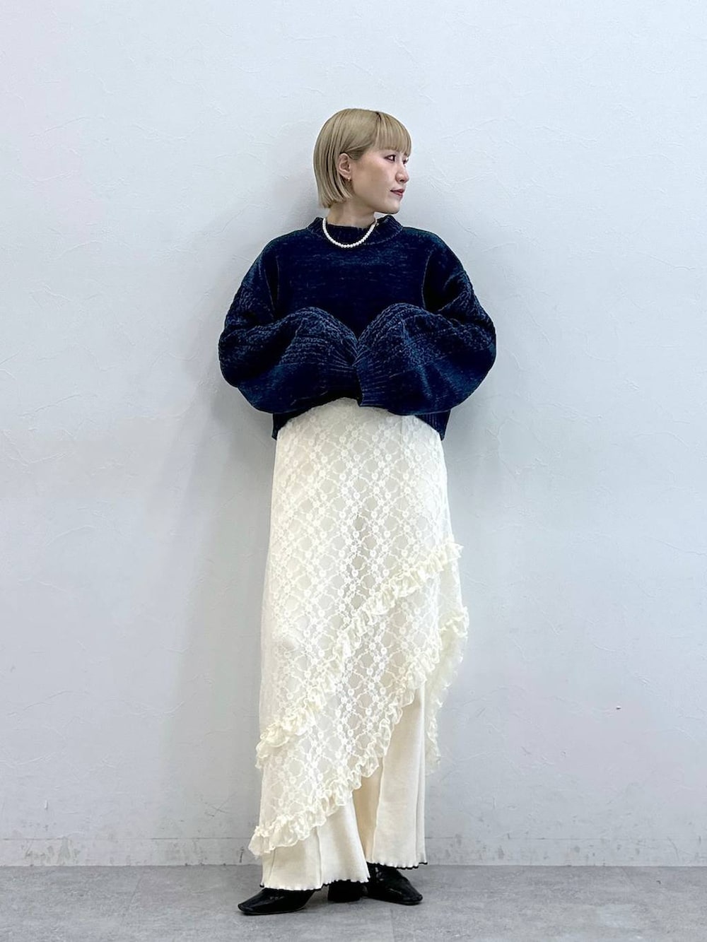 「RAGEBLUEのボリュームスリーブ/袖ラインモールニット（ニット/セーター、ブルー系）」を使った、たけおさん（レディース・157cm）の夏コーディネートの3枚目の写真