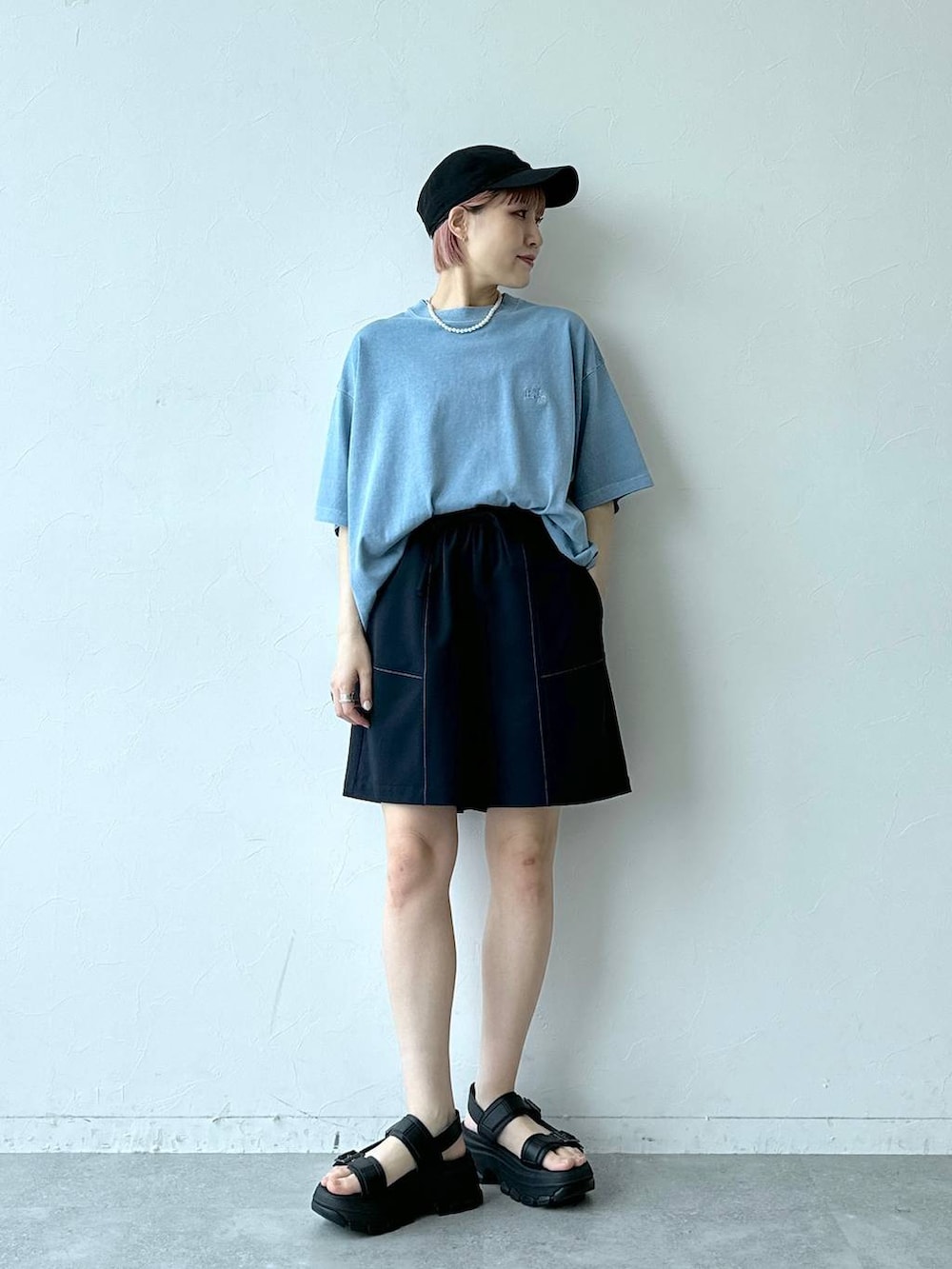 「CONVERSEの＜CONVERSE＞ALL STAR TREKWAVE SANDAL（サンダル、ブラック系）」を使った、たけおさん（レディース・157cm）の春コーディネートの2枚目の写真