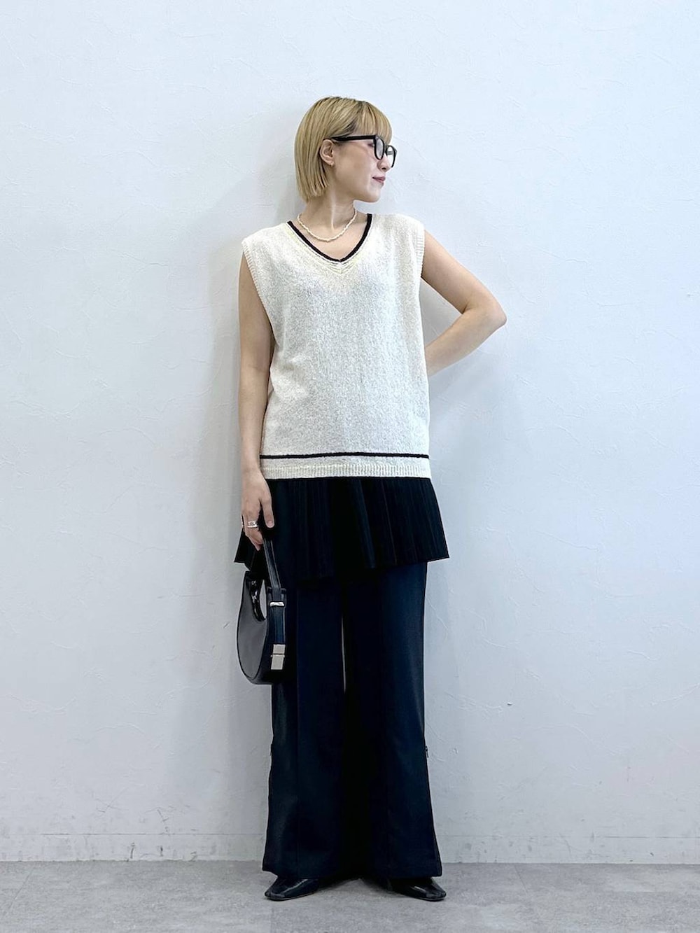 「RAGEBLUEのアソートアイウェア（メガネ、グレー系）」を使った、たけおさん（レディース・157cm）の夏コーディネートの4枚目の写真