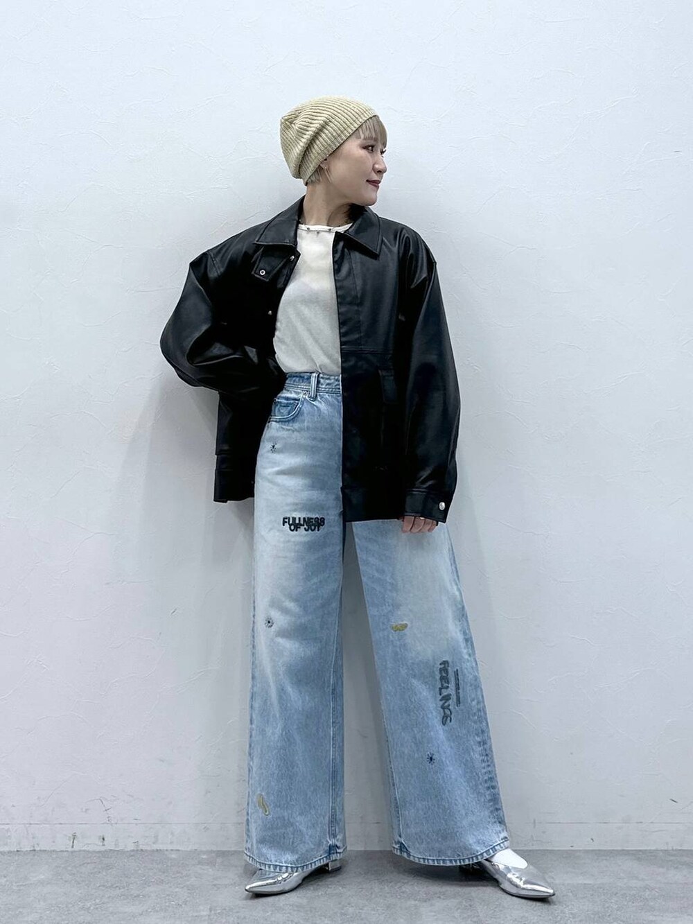 「LOWRYS FARMのリボンツキ２ＷＡＹミュール　100500（パンプス、シルバー系）」を使った、たけおさん（レディース・157cm）の秋コーディネートの5枚目の写真