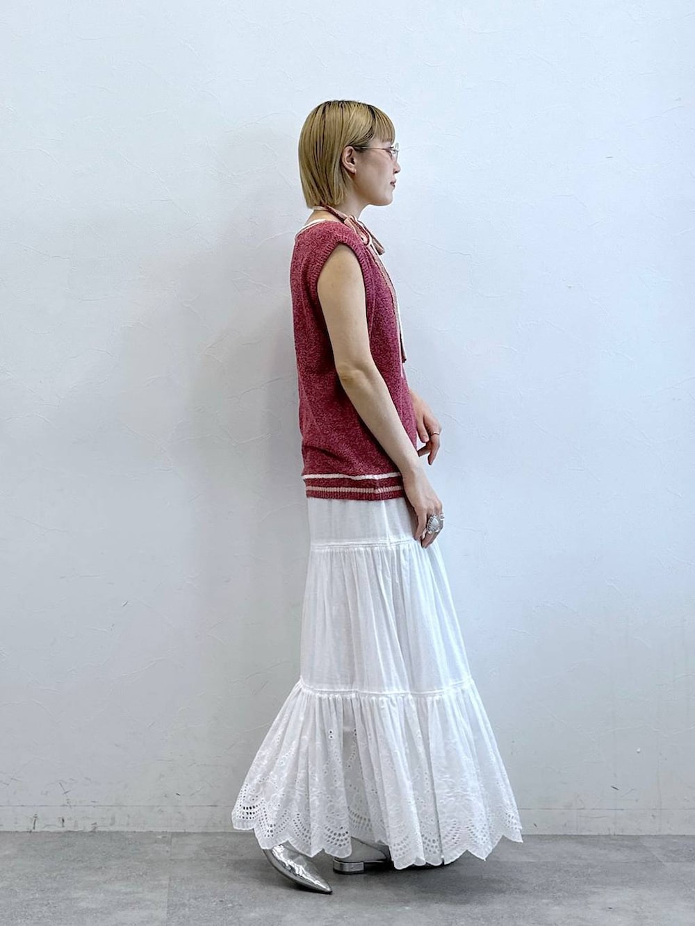 「RAGEBLUEのファンシーヤーンニットベスト（ニット/セーター、その他）」を使った、たけおさん（レディース・157cm）の夏コーディネートの5枚目の写真