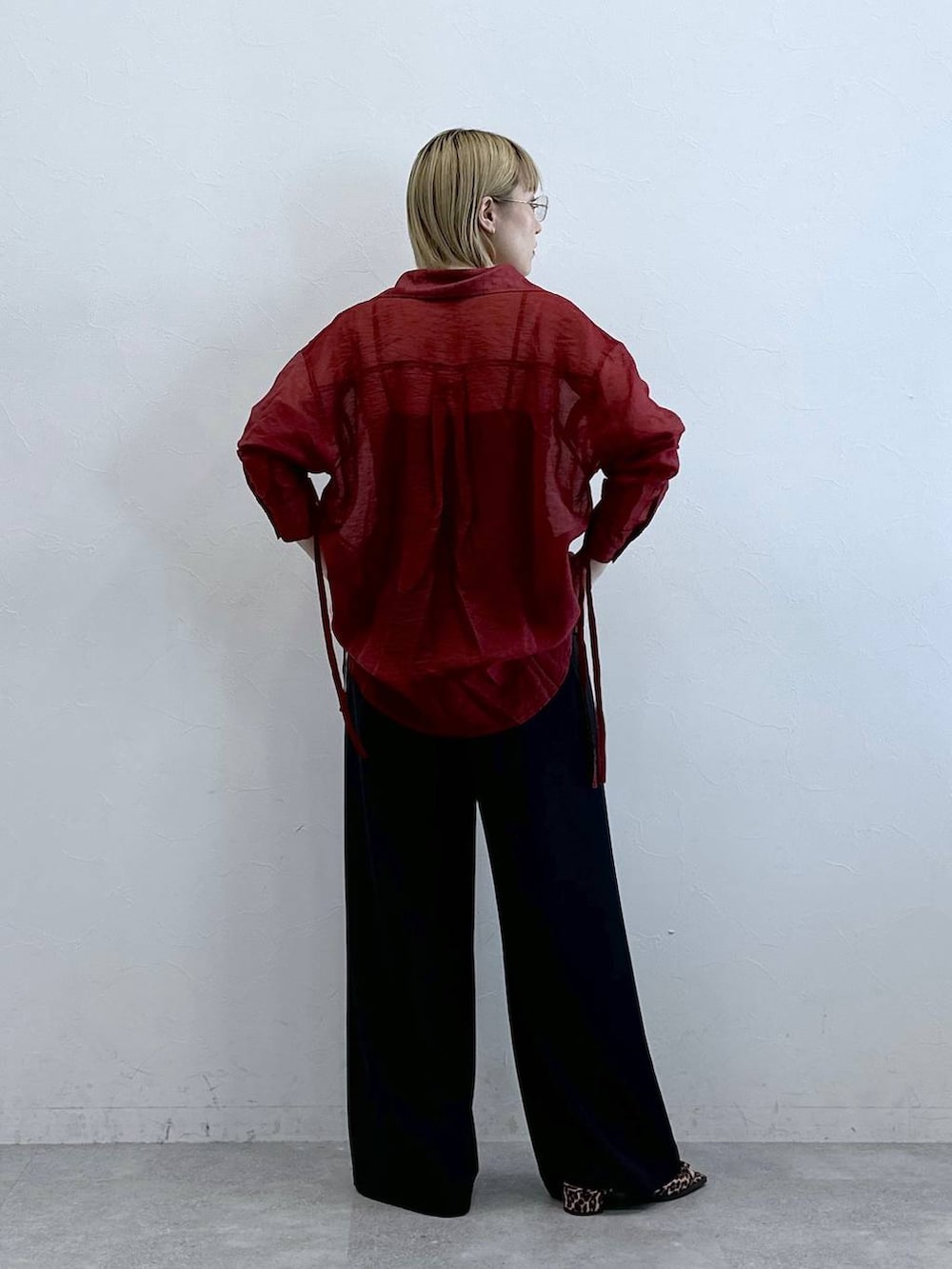 「RAGEBLUEのイージーワイドストレートスラックス/セットアップ対応（スラックス、ブラック系）」を使った、たけおさん（レディース・157cm）の夏コーディネートの5枚目の写真
