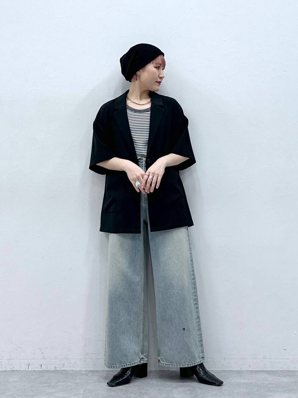 「RAGEBLUEの＜セットアップ対応＞3size展開/フラワー刺繍ダメージワイドデニム（デニムパンツ、ブルー系）」を使った、たけおさん（レディース・157cm）の春コーディネートの2枚目の写真