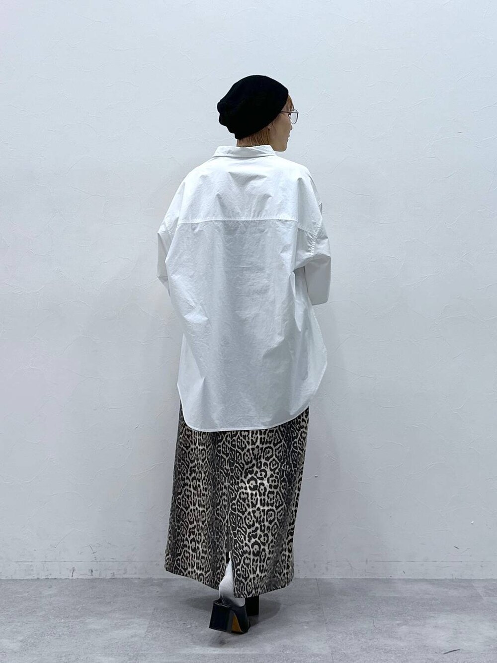 「RAGEBLUEのカラービーニー（ニットキャップ/ビーニー、ブラック系）」を使った、たけおさん（レディース・157cm）の春コーディネートの6枚目の写真