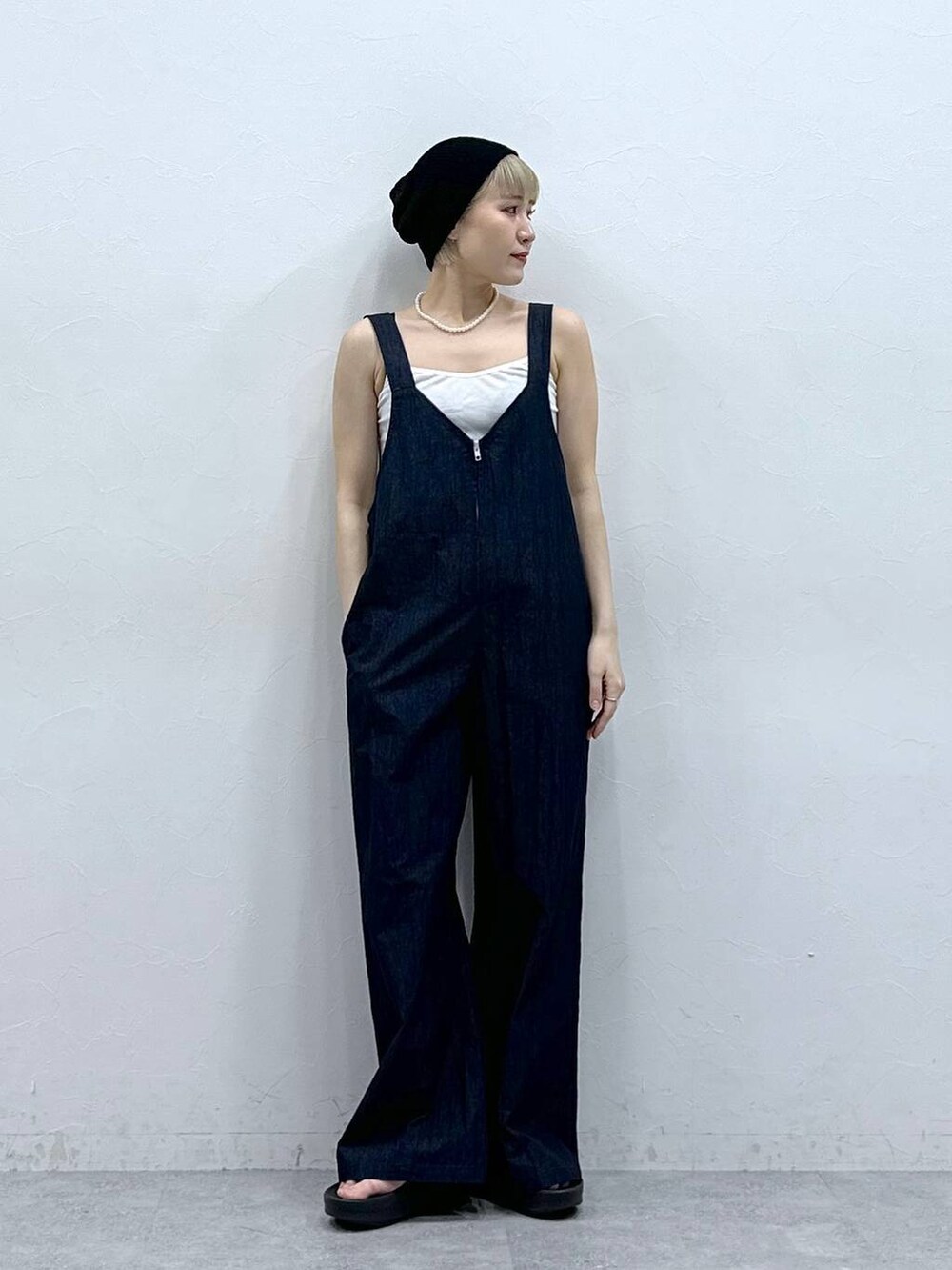 「RAGEBLUEのアソートカラービーニー（ニットキャップ/ビーニー、ブラック系）」を使った、たけおさん（レディース・157cm）の夏コーディネートの3枚目の写真