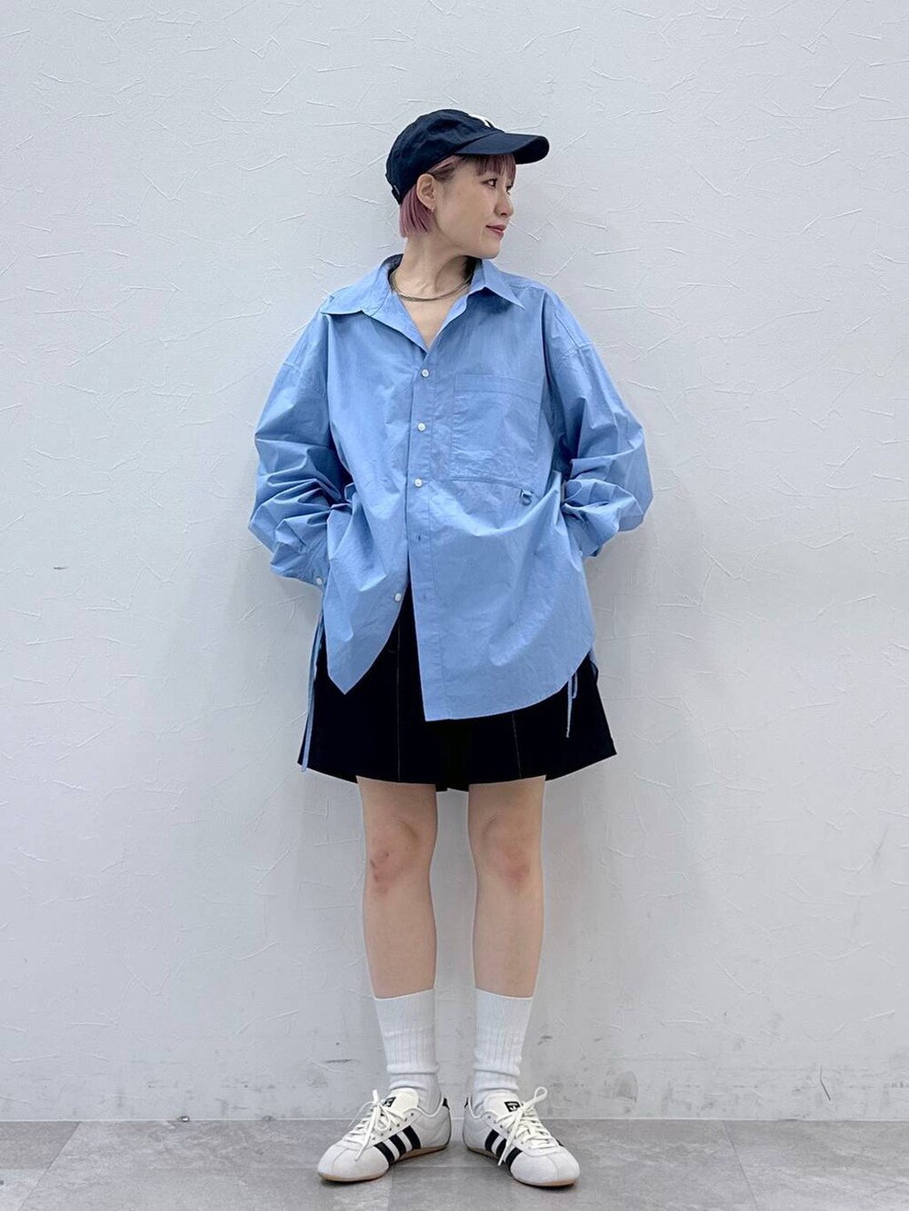 「RAGEBLUEの＜adidas/アディダス＞TOKYO W /アディダス トーキョー W（スニーカー、ホワイト系）」を使った、たけおさん（レディース・157cm）の冬コーディネートの3枚目の写真