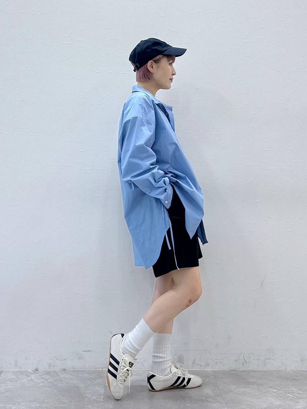 「RAGEBLUEの＜adidas/アディダス＞TOKYO W /アディダス トーキョー W（スニーカー、ホワイト系）」を使った、たけおさん（レディース・157cm）の冬コーディネートの5枚目の写真