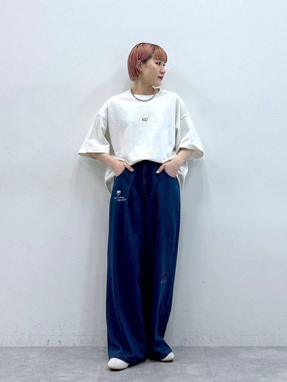 「RAGEBLUEの＜adidas/アディダス＞TOKYO W /アディダス トーキョー W（スニーカー、ホワイト系）」を使った、たけおさん（レディース・157cm）の春コーディネートの3枚目の写真