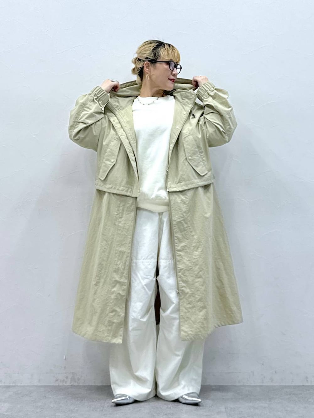 「LOWRYS FARMのリボンツキ２ＷＡＹミュール　100500（パンプス、シルバー系）」を使った、たけおさん（レディース・157cm）の秋コーディネートの2枚目の写真