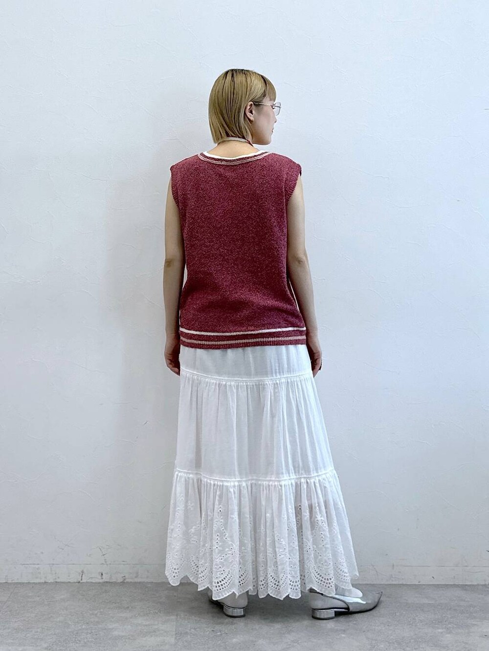 「RAGEBLUEのファンシーヤーンニットベスト（ニット/セーター、その他）」を使った、たけおさん（レディース・157cm）の夏コーディネートの6枚目の写真