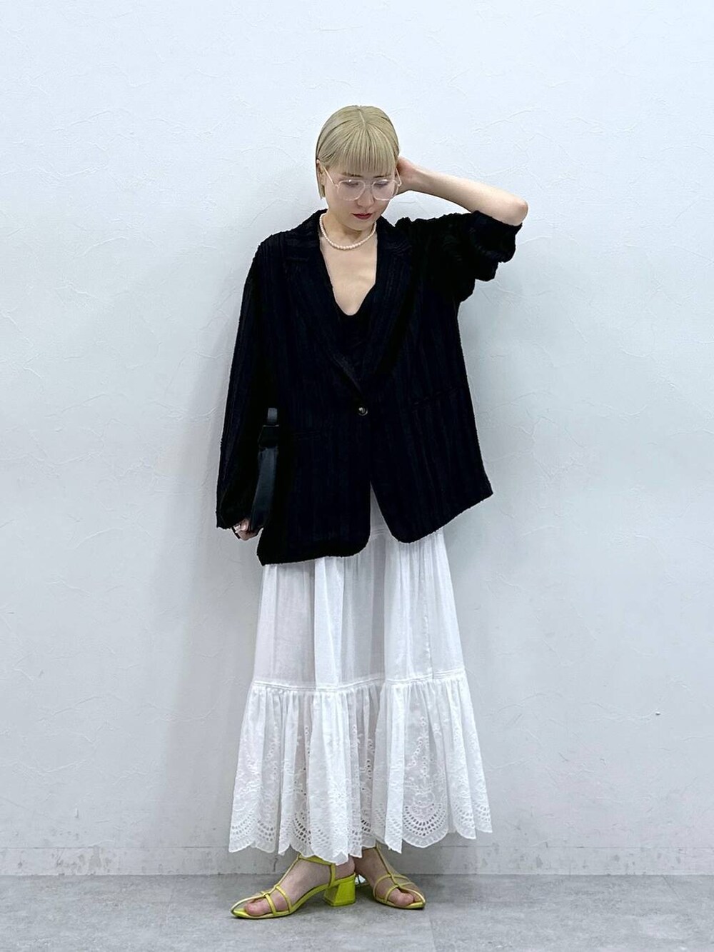 「RAGEBLUEのアソートアイウェア（メガネ、ブラック系）」を使った、たけおさん（レディース・157cm）の夏コーディネートの4枚目の写真